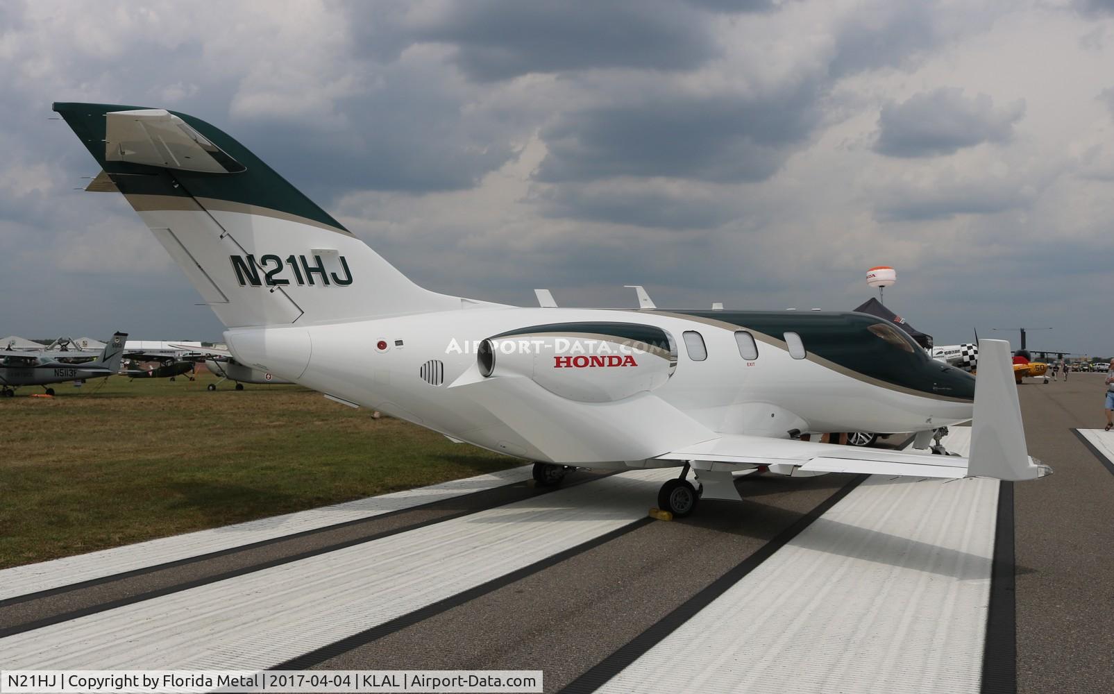 N21HJ, 2015 Honda HA-420 HondaJet C/N 42000014, Sun N Fun 2017