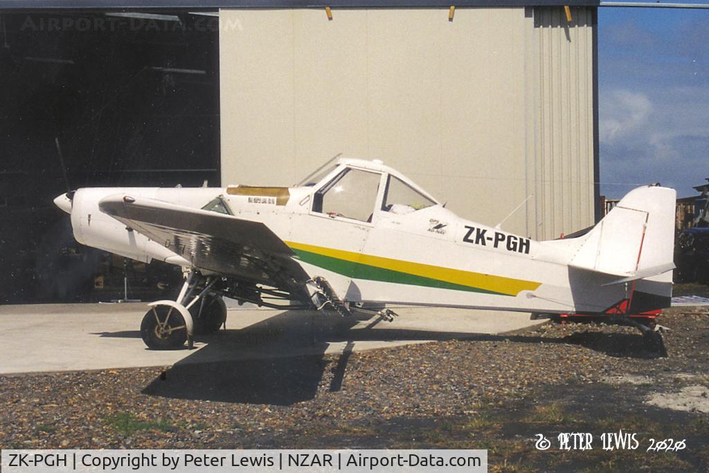 ZK-PGH, Gippsland GA-200 Ag-trainer C/N 200-9413, Chris Donovan Ag Air Ltd., Taihape - 2003