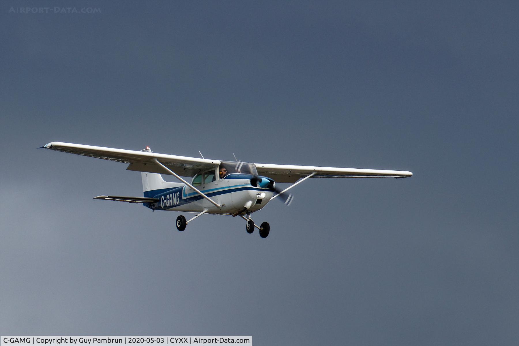C-GAMG, 1974 Cessna 172M C/N 17262031, Landing on 19