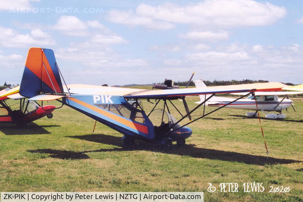 ZK-PIK, Micro Aviation Bantam B22S C/N 97-010, P G Andrew, Hamilton - 2004