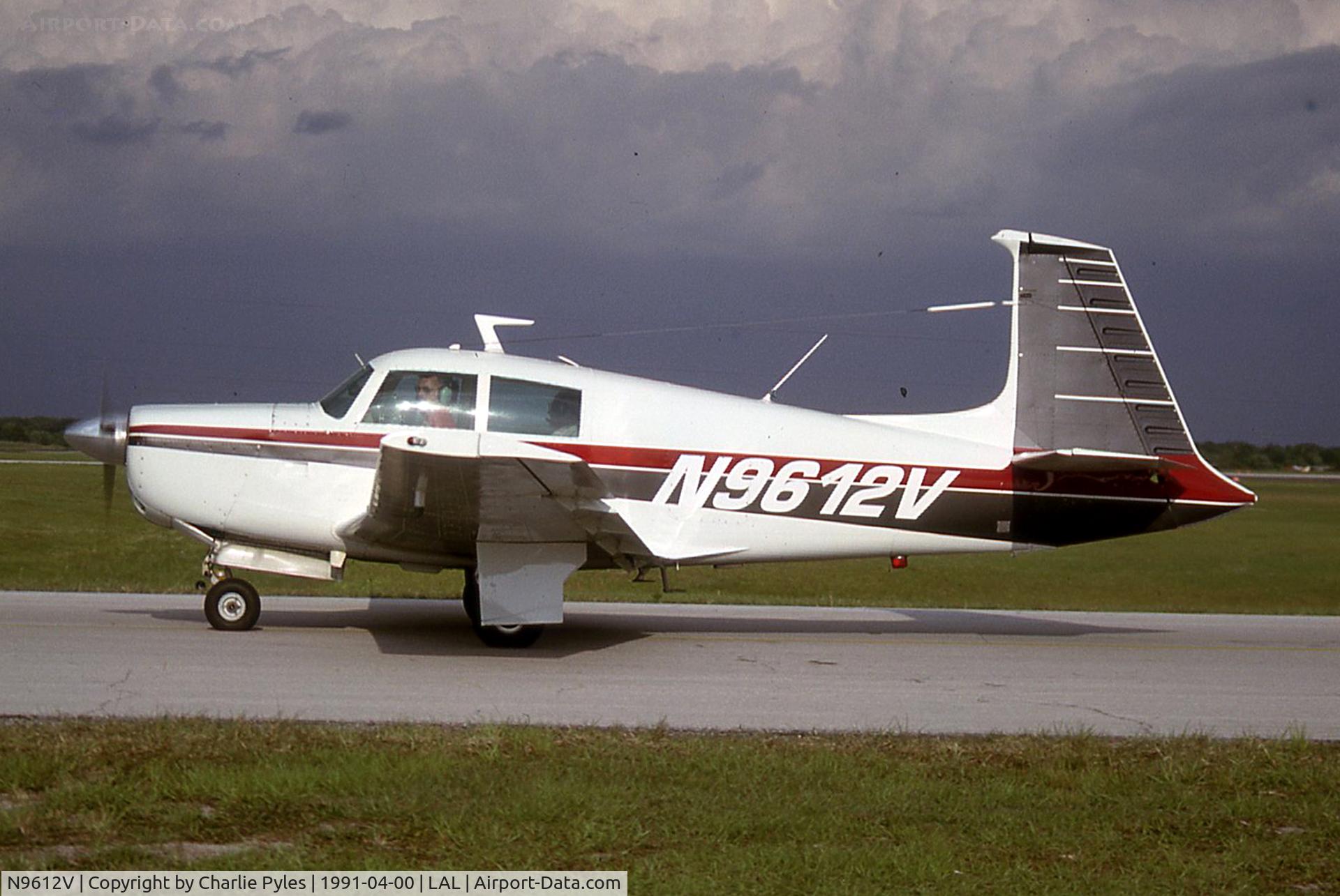N9612V, 1971 Mooney M20E C/N 21-0018, At SNF