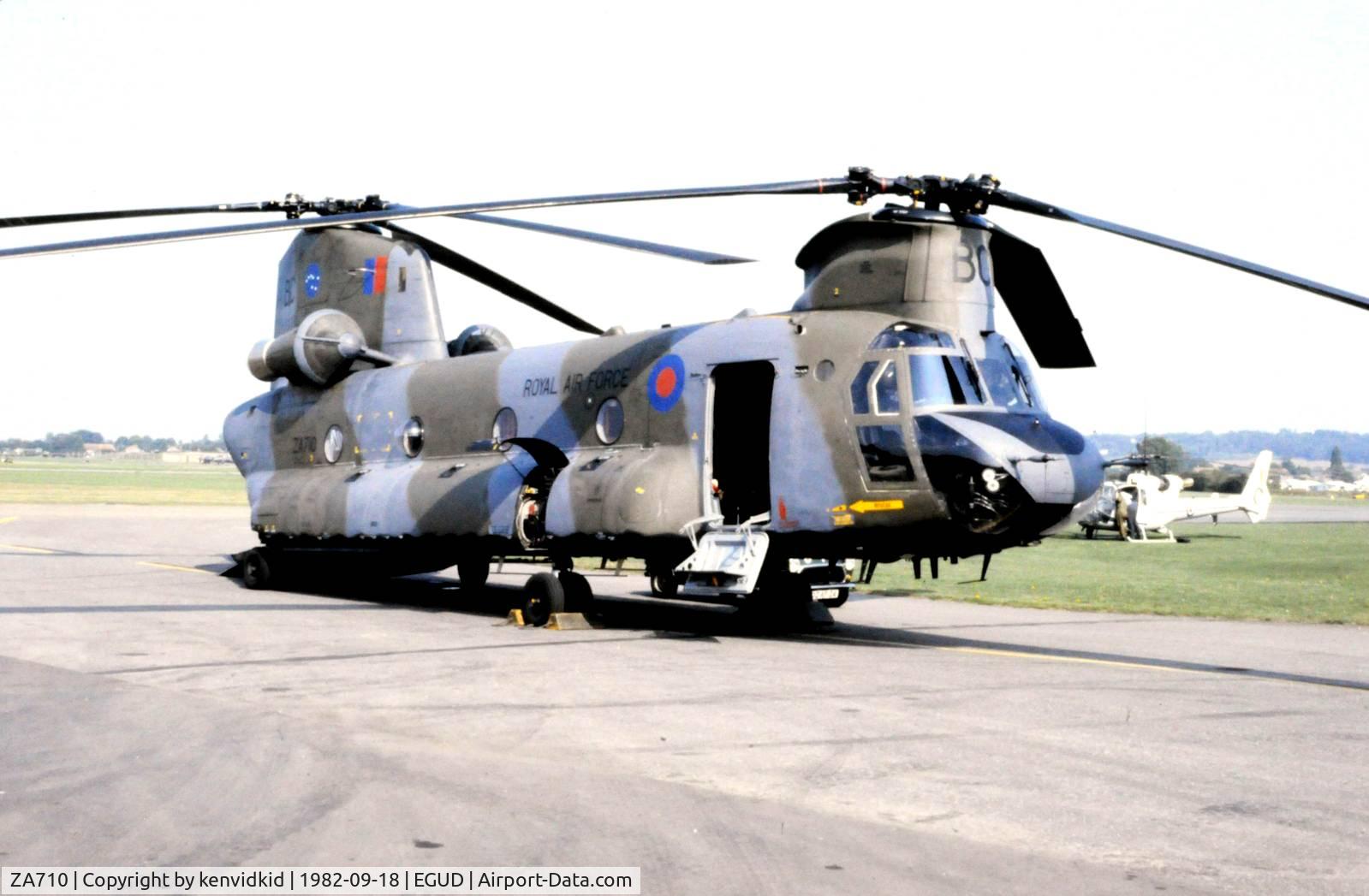 ZA710, Boeing Vertol Chinook HC.1 C/N M/A022/B-841, On static display at the 1982 Abingdon air show.