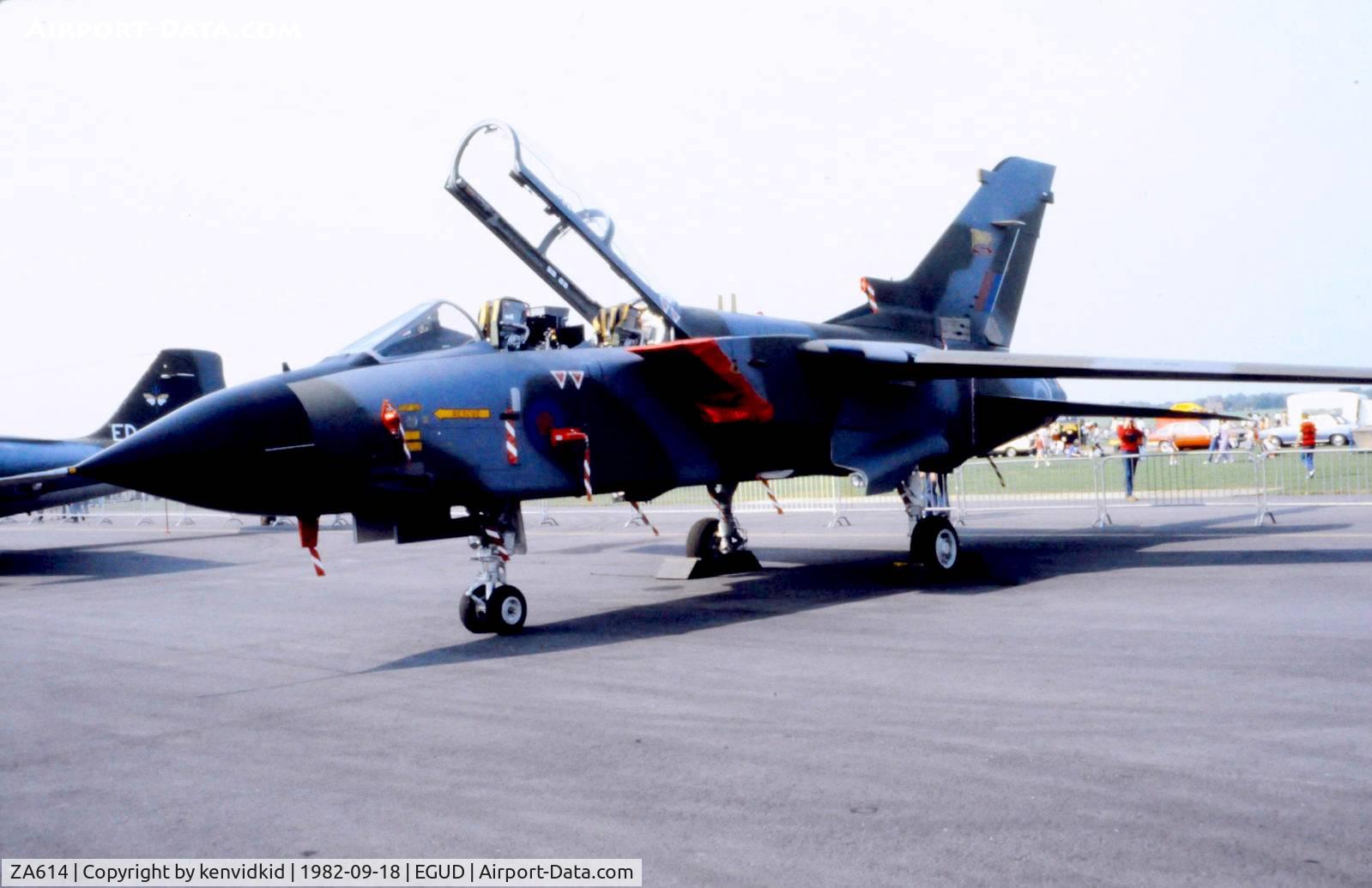 ZA614, 1982 Panavia Tornado GR.1 C/N 153/BS050/3078, On static display at the 1982 Abingdon air show.