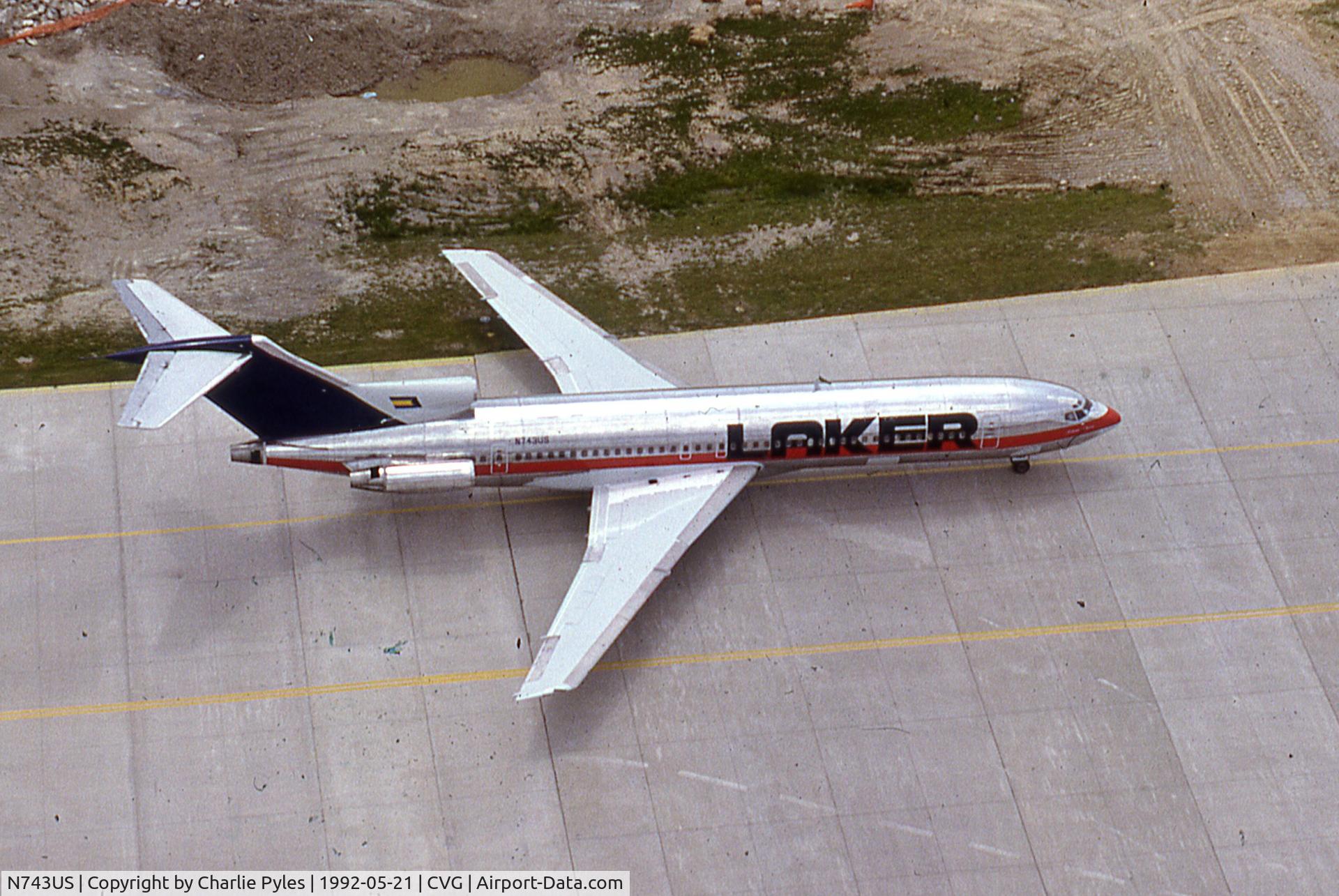 N743US, 1971 Boeing 727-281 C/N 20285, Laker B727 taxiing to Runway 18L