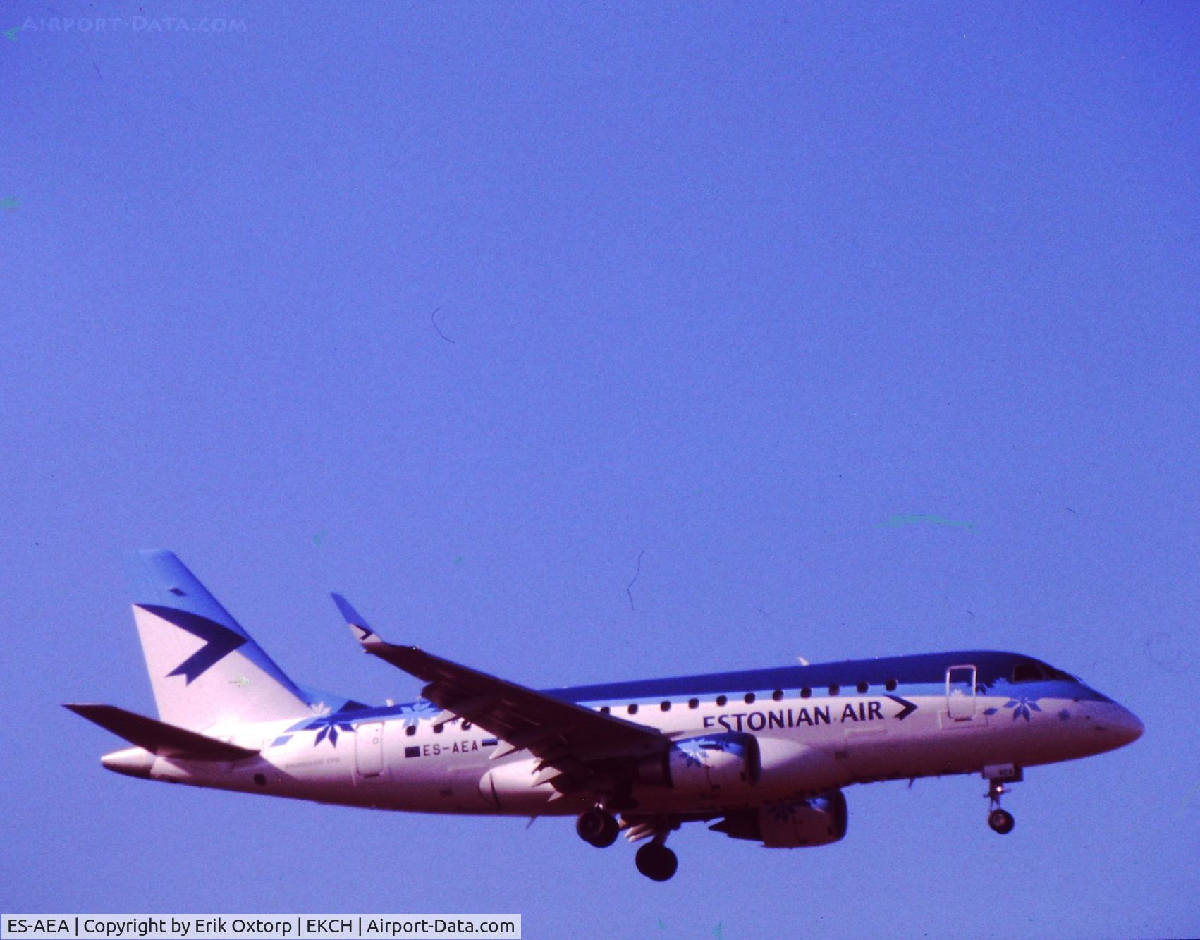 ES-AEA, 2005 Embraer 170LR (ERJ-170-100LR) C/N 17000093, ES-AEA landing rw 04LScanned slide