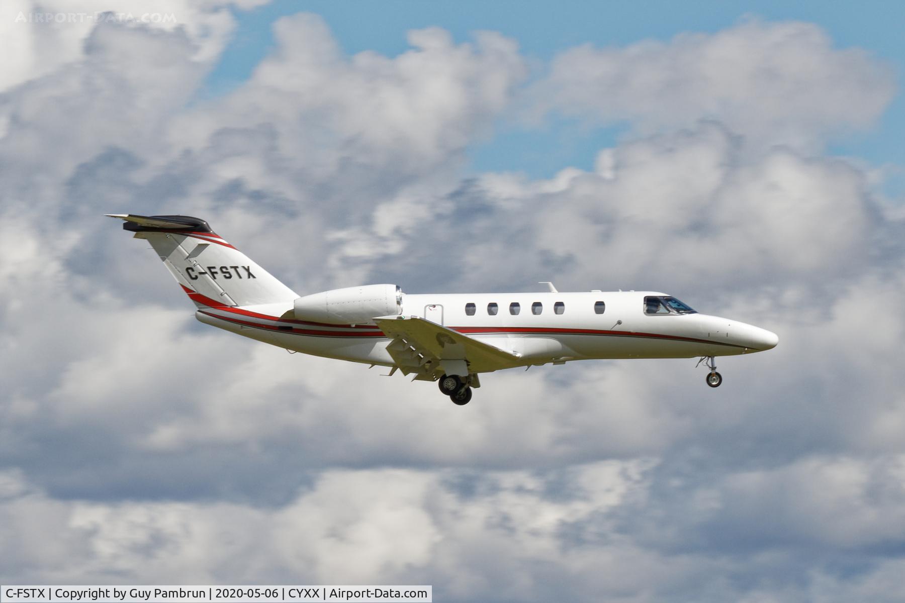 C-FSTX, 2015 Cessna 525C CitationJet CJ4 C/N 525C-0199, Landing on 19