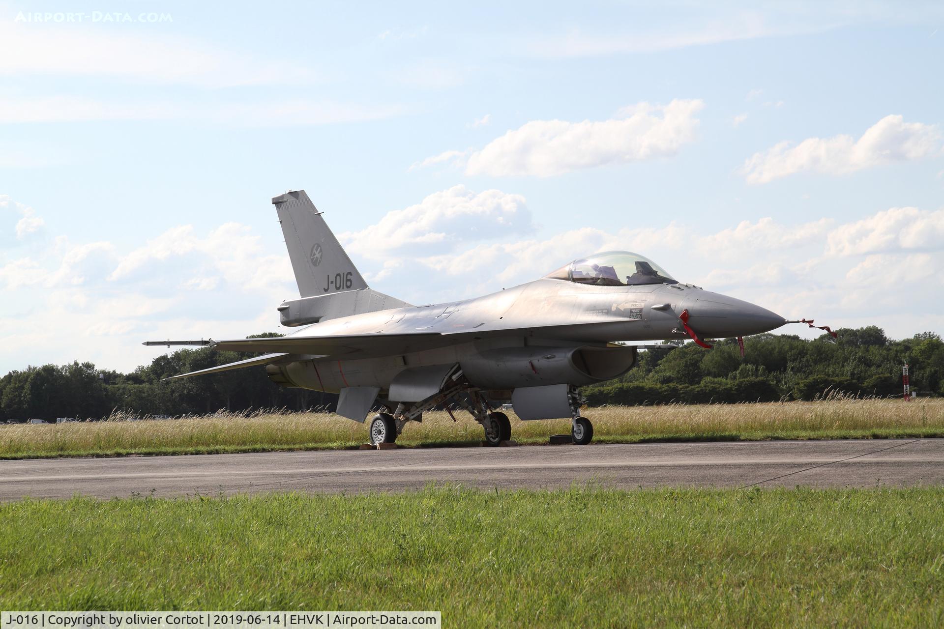 J-016, General Dynamics F-16AM Fighting Falcon C/N 6D-172, 2019 airshow