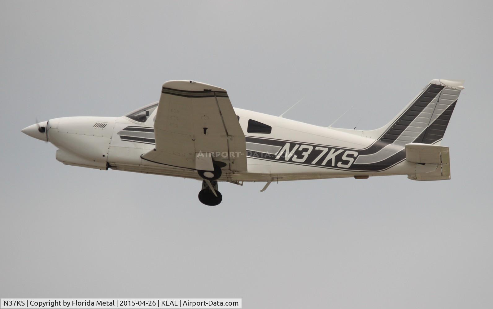 N37KS, 1977 Piper PA-28R-201T Cherokee Arrow III C/N 28R-7703257, Sun N fun 2015