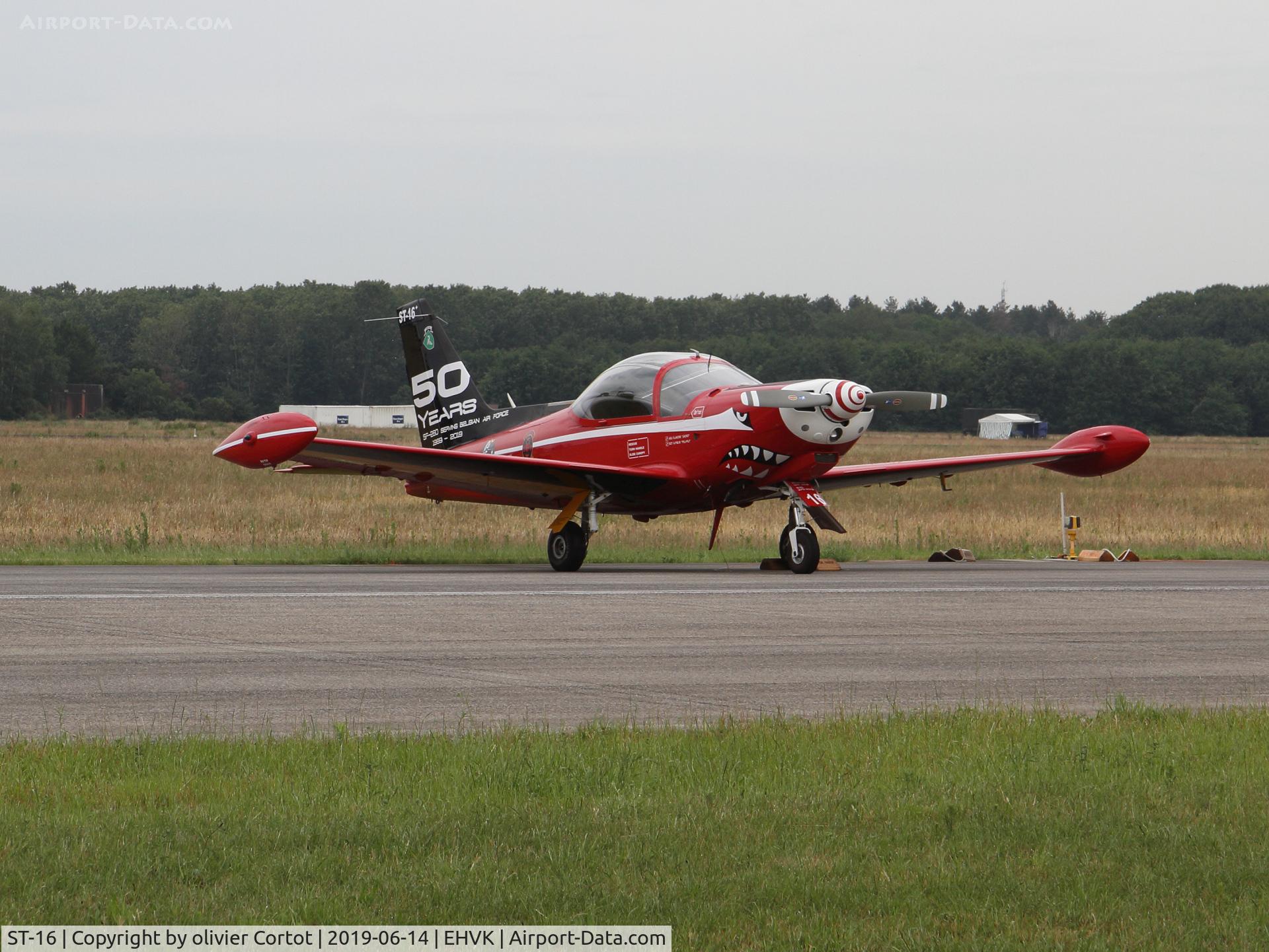 ST-16, SIAI-Marchetti SF-260M+ C/N 10-16, 2019 airshow