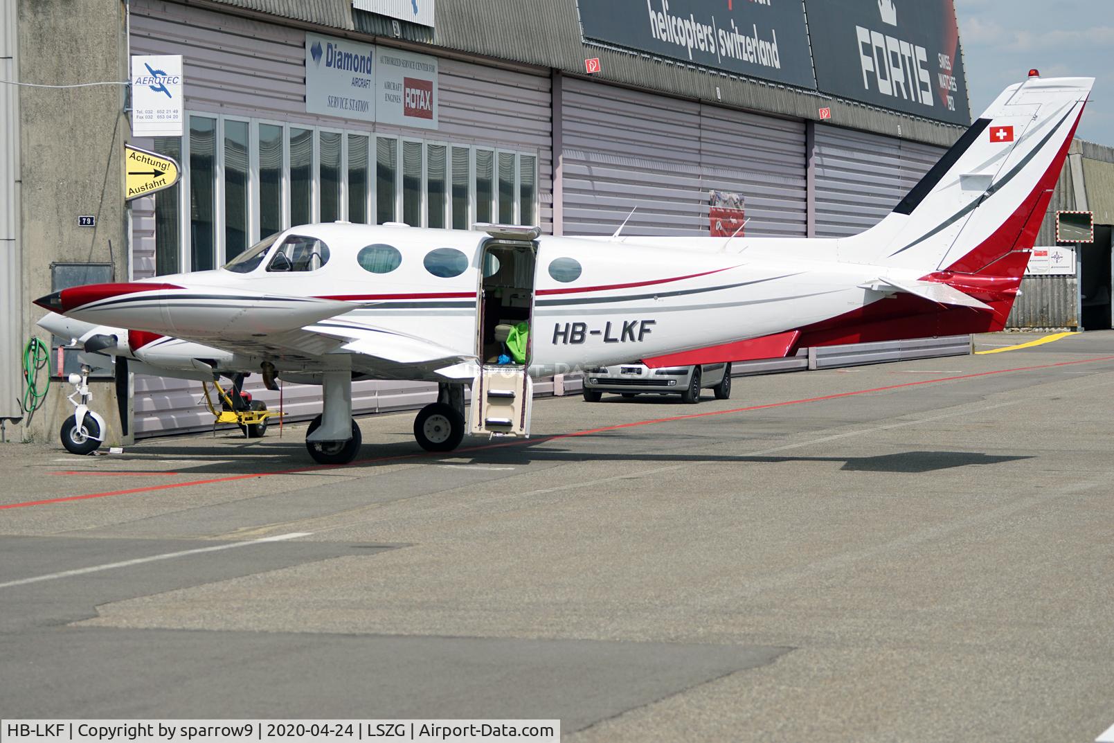 HB-LKF, 1976 Cessna 340A C/N 340A0096, Preparing for a short flight.