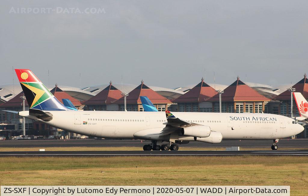 ZS-SXF, 2005 Airbus A340-313E C/N 651, Rare aircraft that landing in this airport, as charter flight JNB-DPS mission repatriation for Indonesian worker