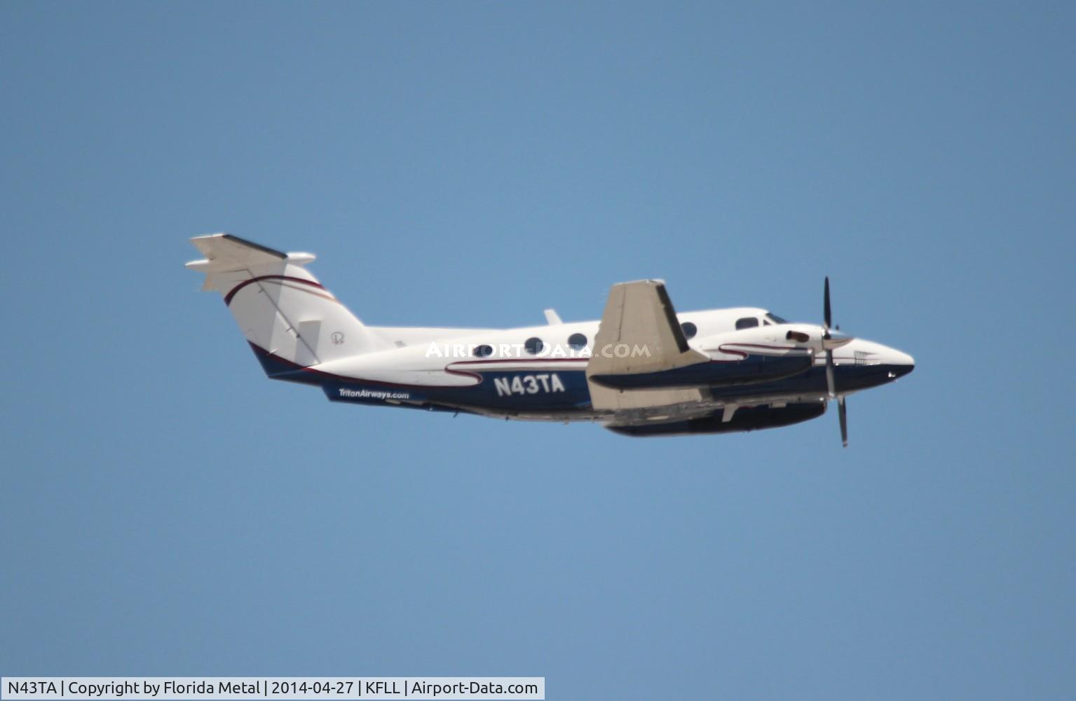 N43TA, 1992 Beech B200 King Air C/N BB-1432, FLL 2014