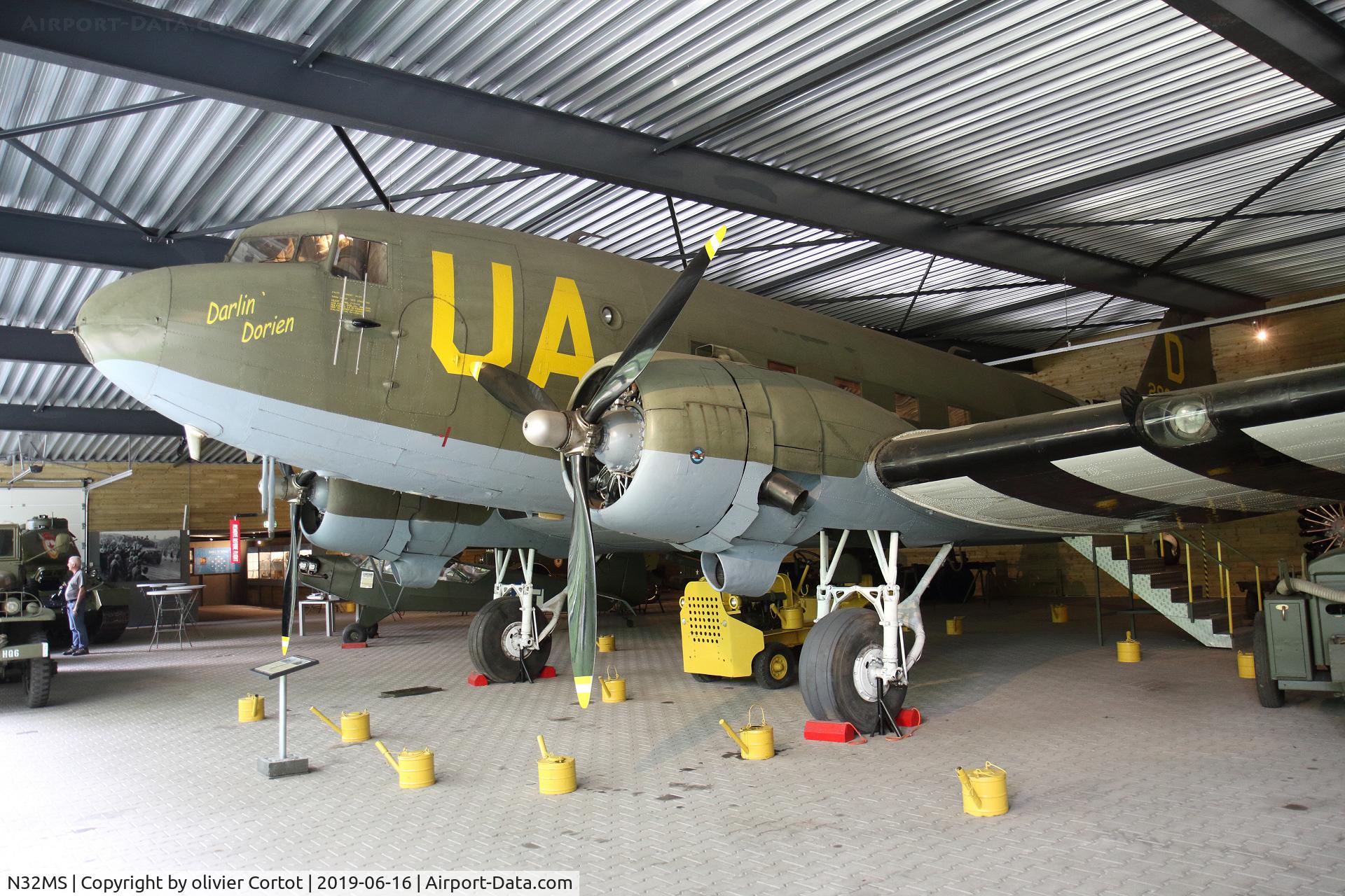 N32MS, 1942 Douglas DC3A C/N 4978, Best tank museum, NL
