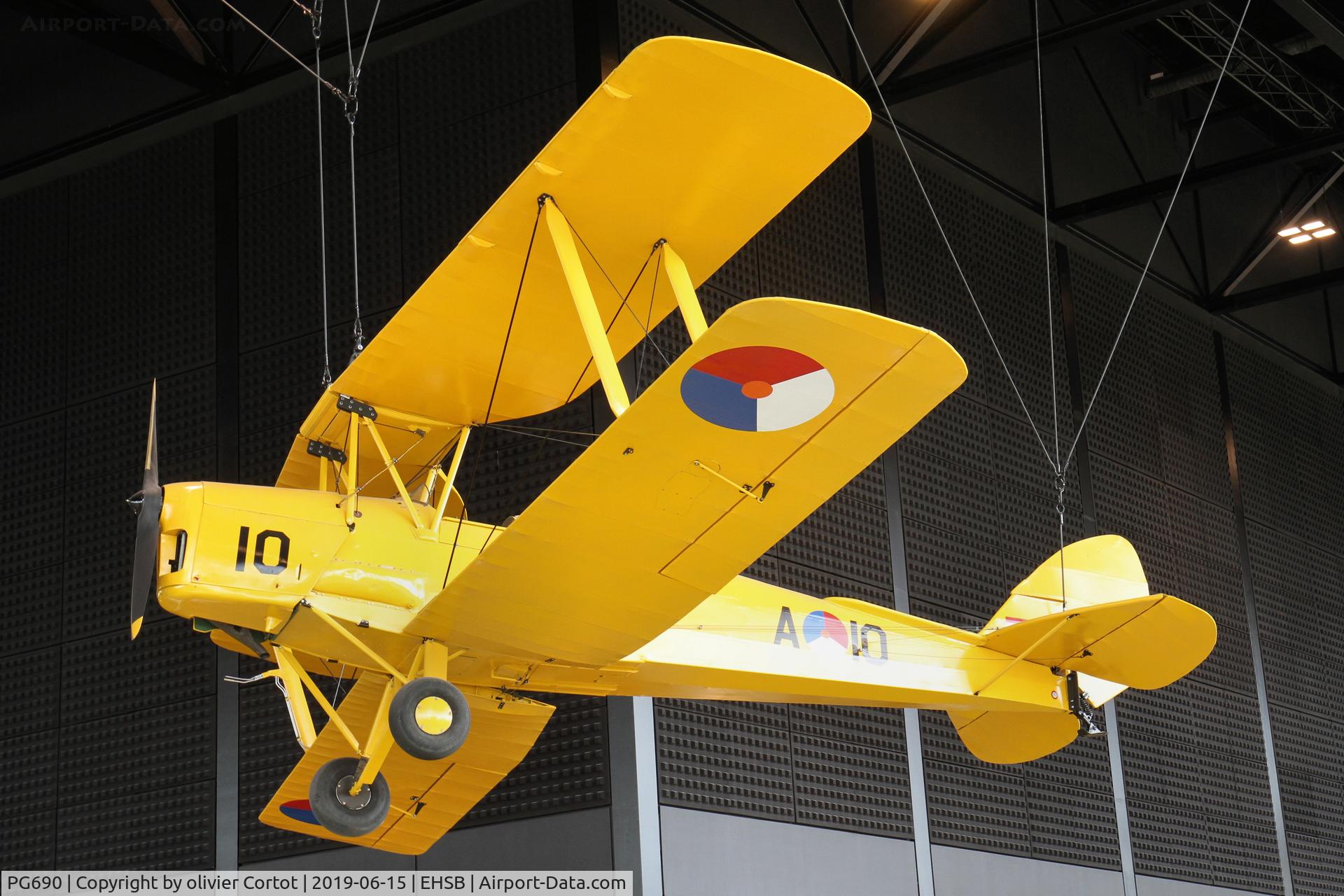 PG690, De Havilland DH-82A Tiger Moth II C/N 86587, 2019