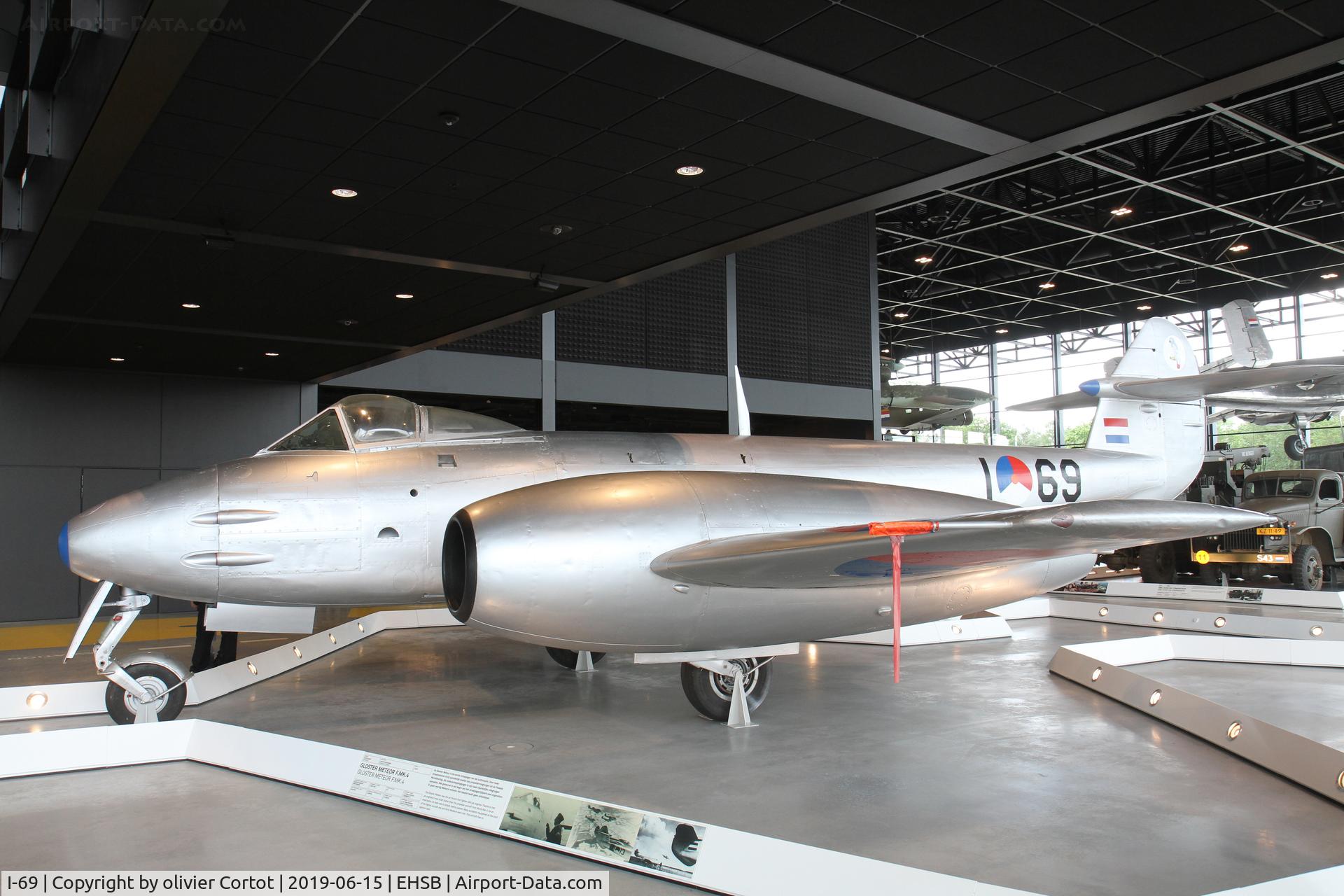 I-69, Gloster Meteor F.4 C/N Not found VZ409/I-69, june 2019