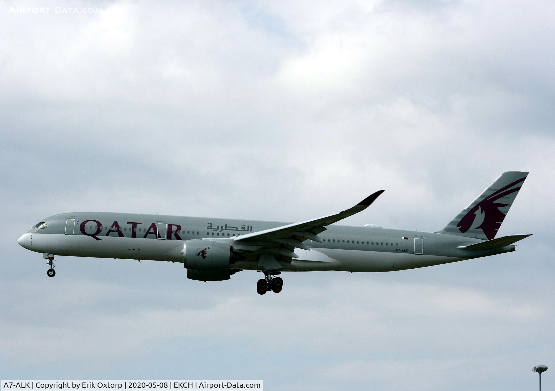A7-ALK, 2016 Airbus A350-941 C/N 033, A7-ALK landing rw 22L
