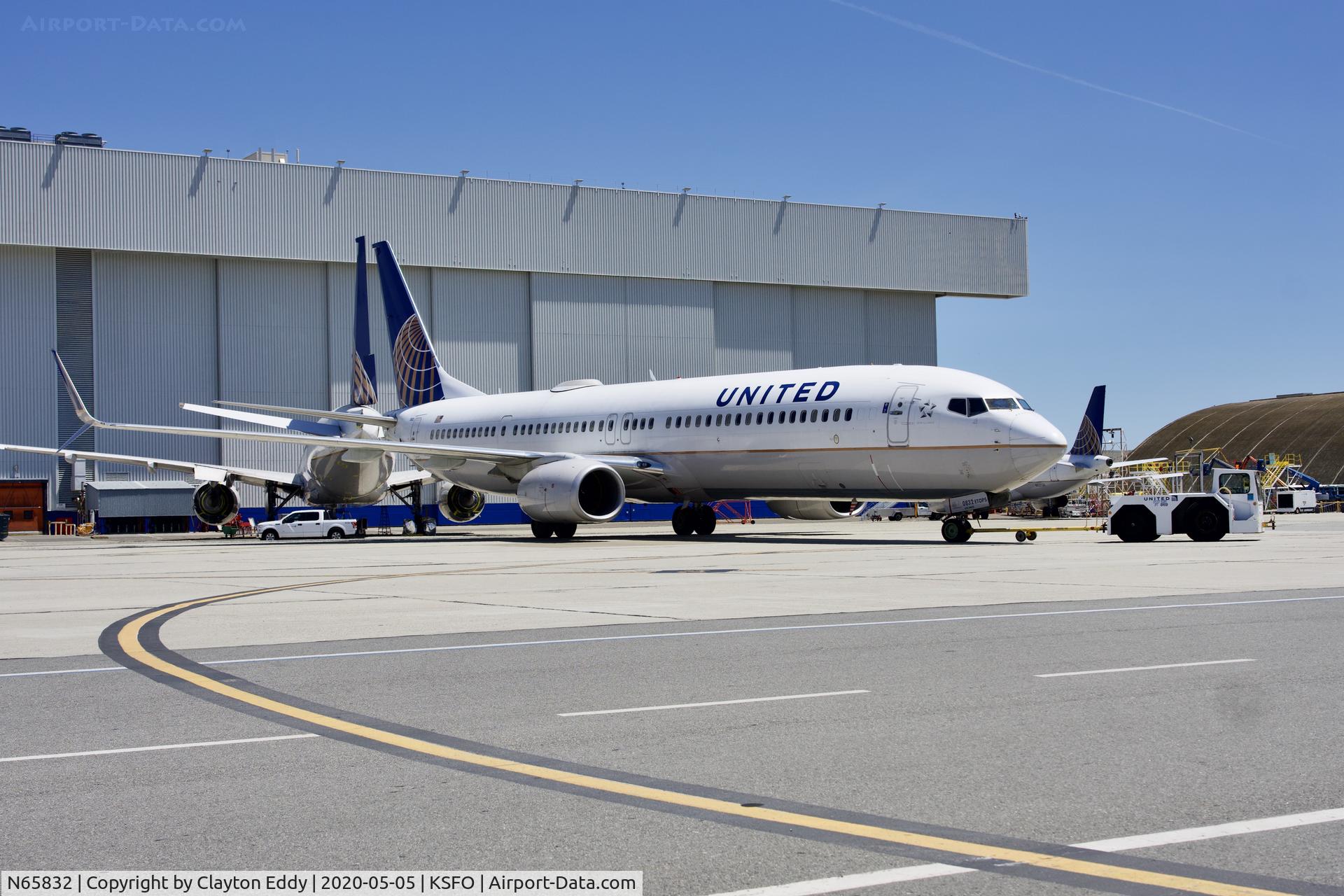 N65832, 2014 Boeing 737-924/ER C/N 44563, SFO 2020.