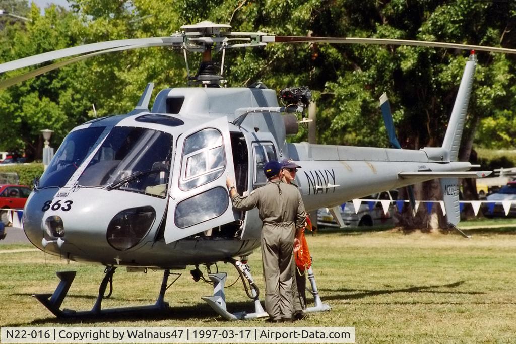 N22-016, Aérospatiale AS-350BA Ecureuil C/N 1740, RAN Squirrel AS-350B helicopter N22-016 Code 863 Cn 1740, from 723 Sqn Nowra, arrives for static display in sunny conditions on the Treasury lawns, Canberra, on 17Mar1997. The occasion was Canberra Day 1997. Front Port-side view of static Squirrel N22-016