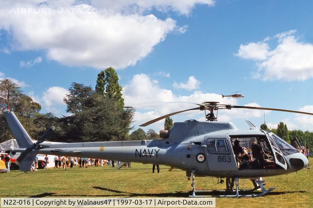 N22-016, Aérospatiale AS-350BA Ecureuil C/N 1740, RAN Squirrel AS-350B helicopter N22-016 Code 863 Cn 1740, from 723 Sqn Nowra, arrived for static display in sunny conditions on the Treasury lawns, Canberra, on 17Mar1997. The occasion was Canberra Day 1997. Stbd side view of Squirrel N22-016.
