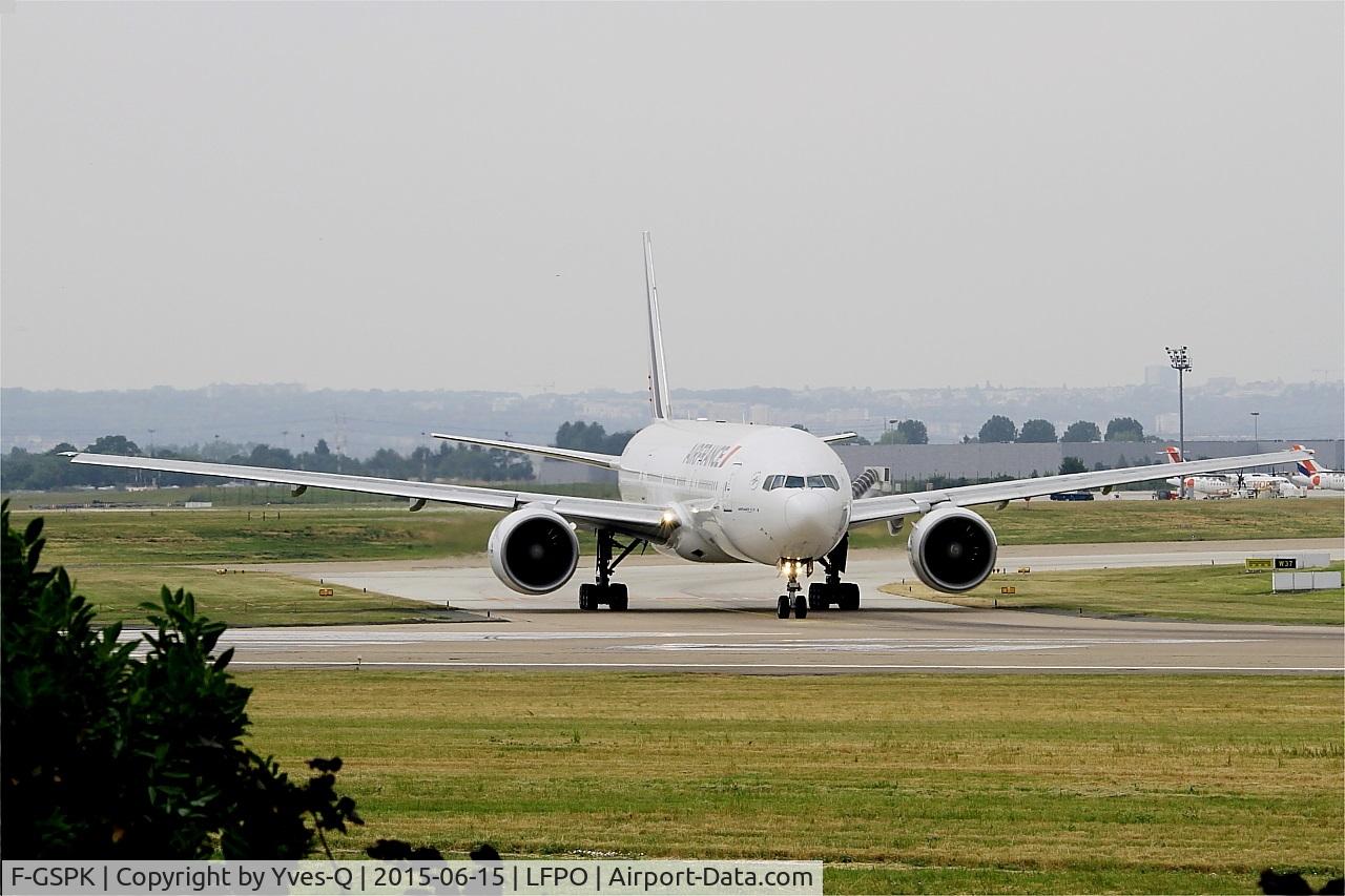 F-GSPK, 2000 Boeing 777-228/ER C/N 29010, Boeing 777-228 (ER), Lining up rwy 08, Paris-Orly airport (LFPO-ORY)