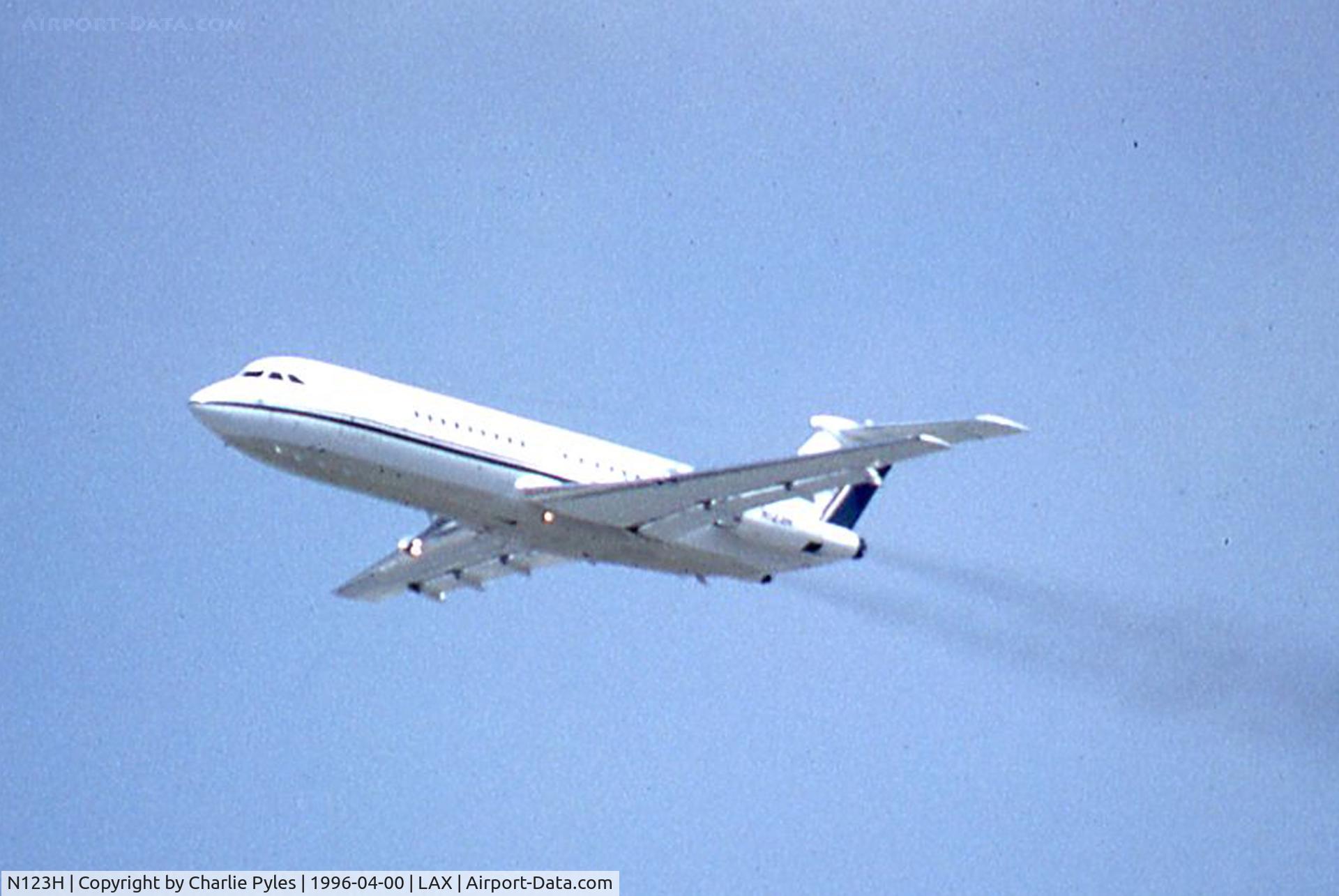 N123H, 1969 BAC 111-414EG One-Eleven C/N BAC.163, Blasting off LAX. Long Long Shot cropped
