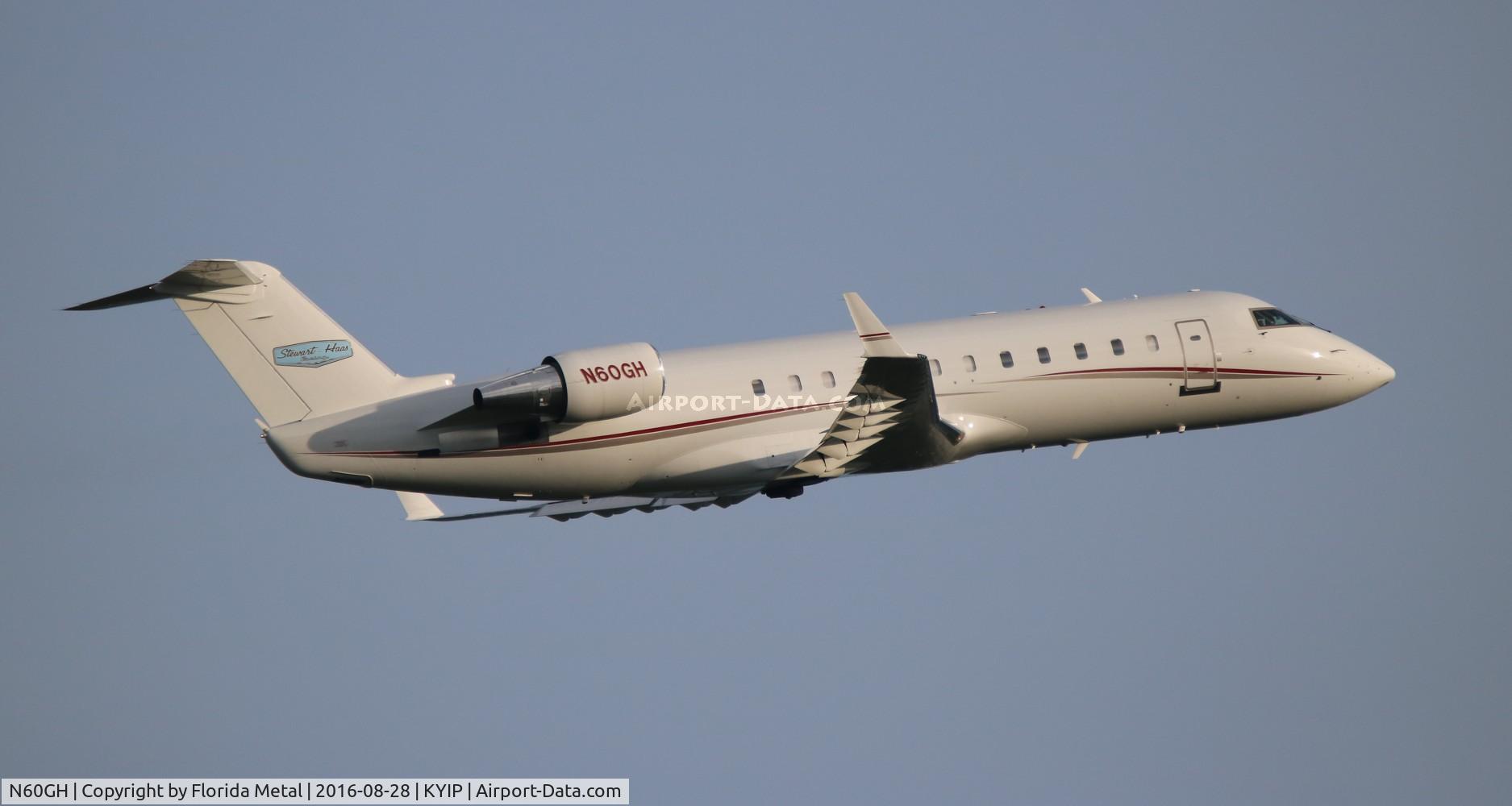 N60GH, 1998 Bombardier CRJ-200ER (CL-600-2B19) C/N 7274, Thunder Over Michigan 2016