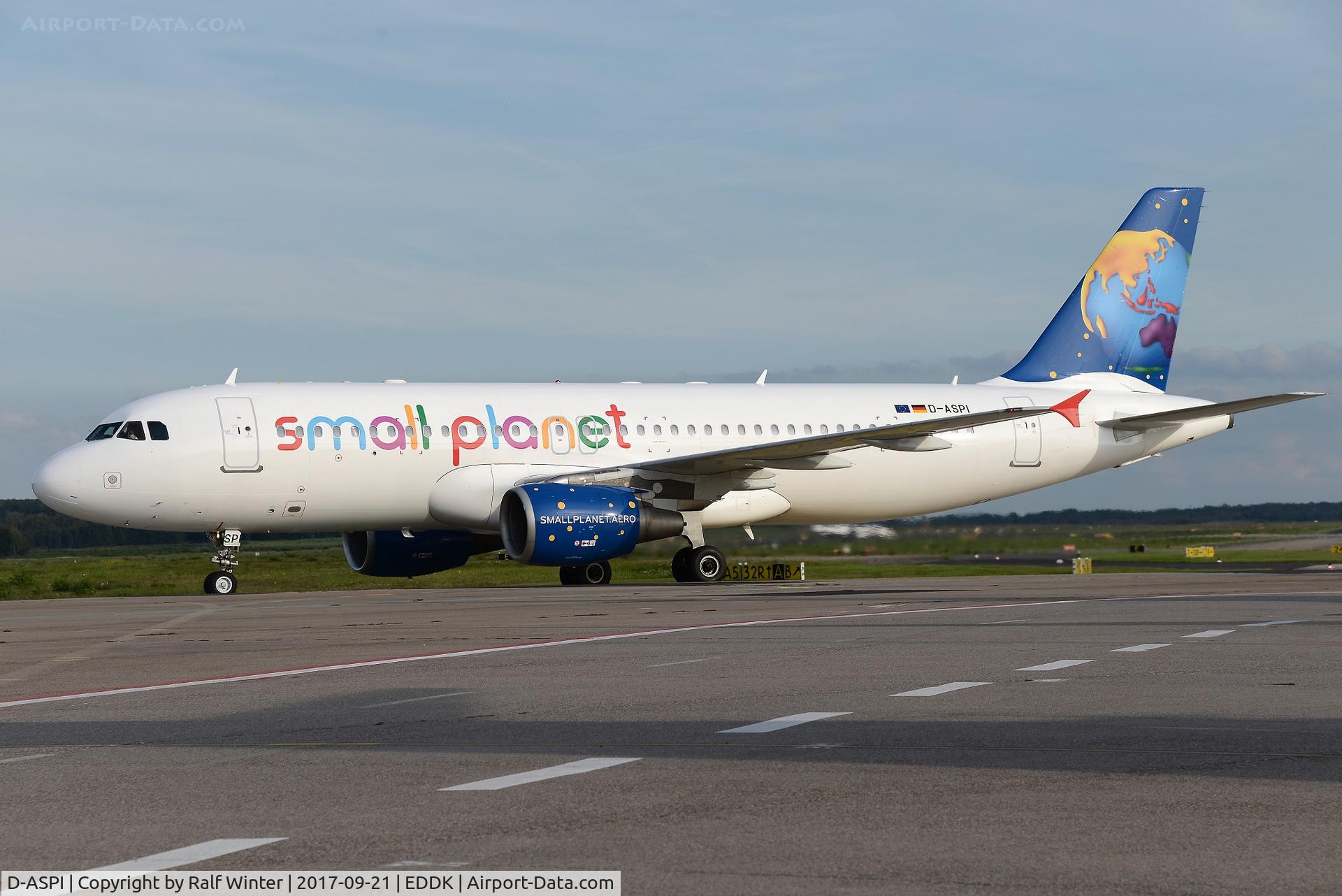 D-ASPI, 1999 Airbus A320-214 C/N 1054, Airbus A320-214 - 5P LLX Small Planet Airlines germany - 1054 - D-ASPI - 21.09.2017 - CGN