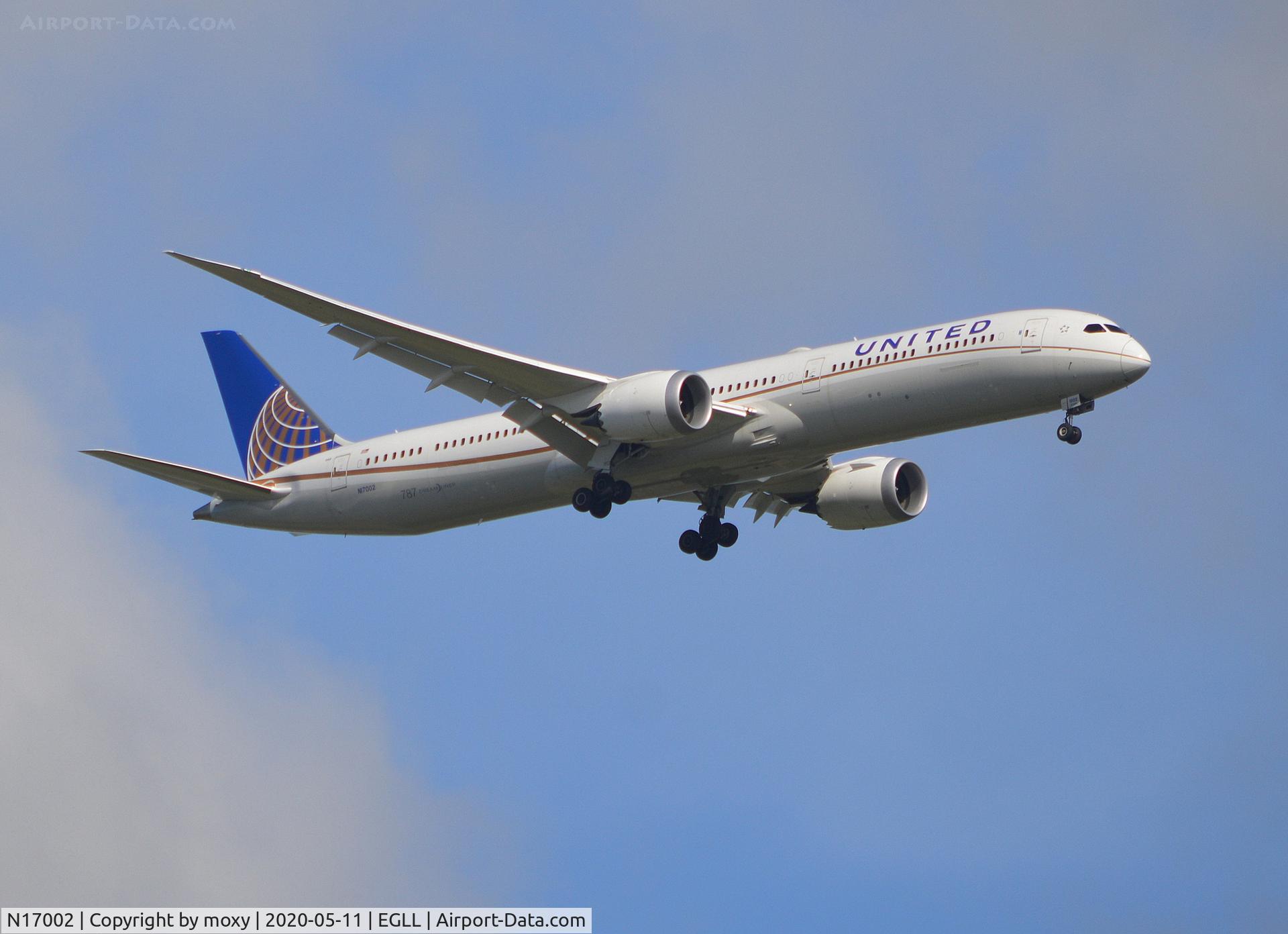 N17002, 2018 Boeing 787-10 Dreamliner C/N 40930, Boeing 787-10 on finals to London Heathrow.