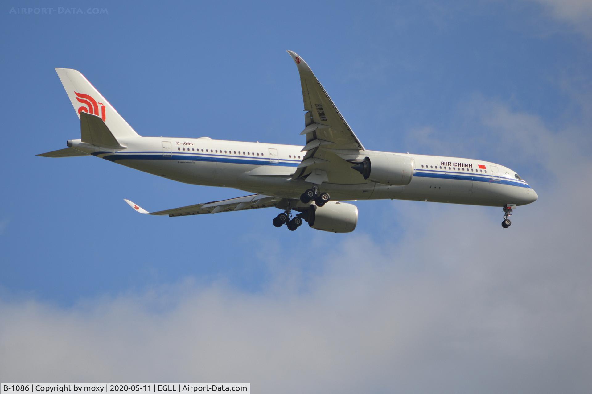 B-1086, 2017 Airbus A350-941 C/N 167, Airbus A350-941 on finals to London Heathrow.