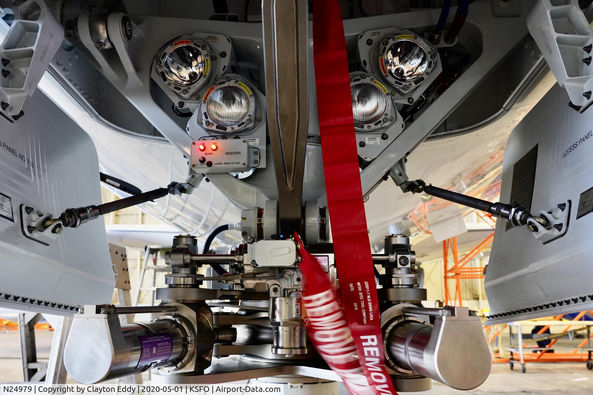 N24979, 2020 Boeing 787-9 Dreamliner C/N 55141, Nose gear SFO 2020.