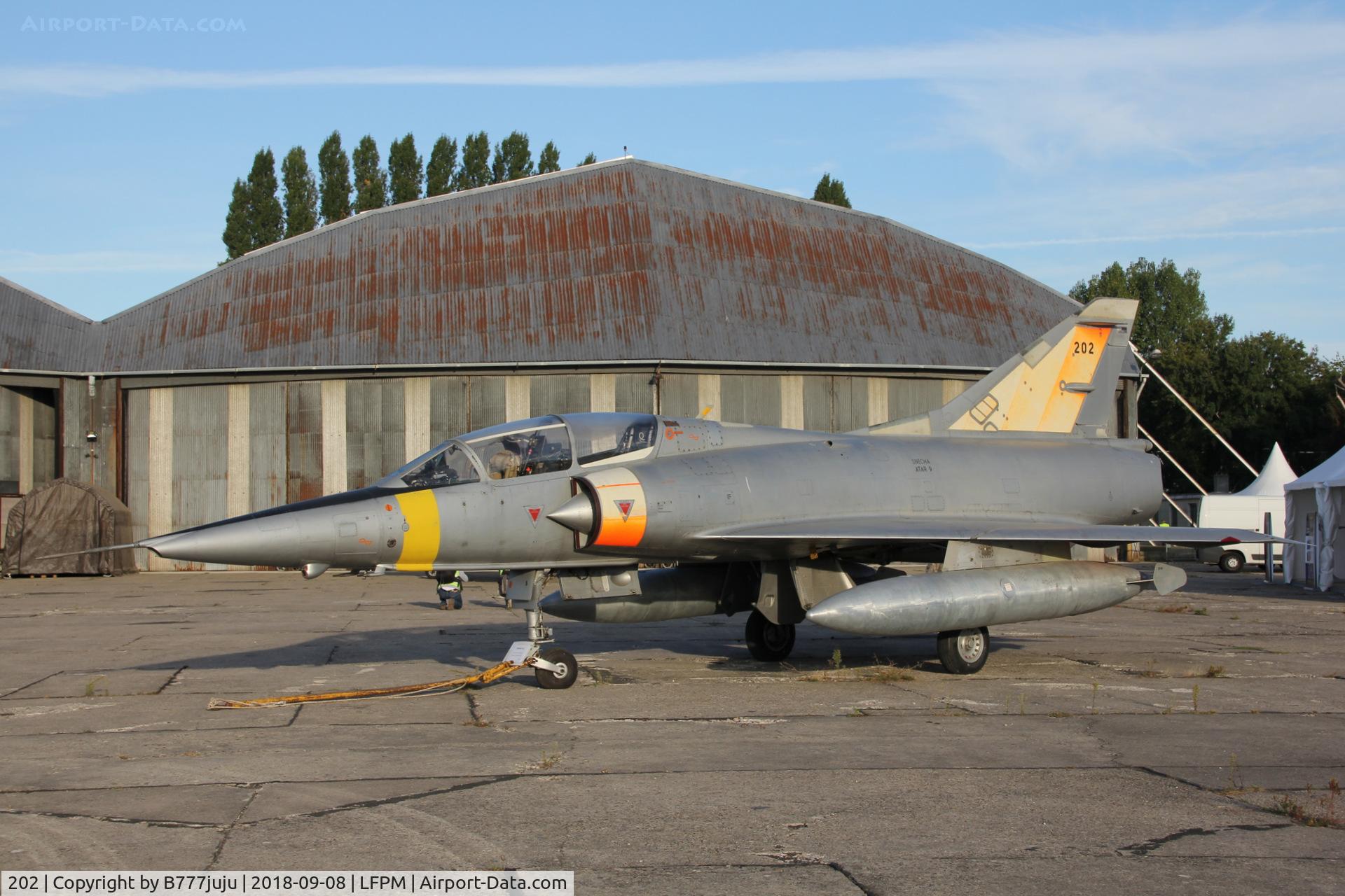 202, Dassault Mirage IIIB C/N 202, at Melun