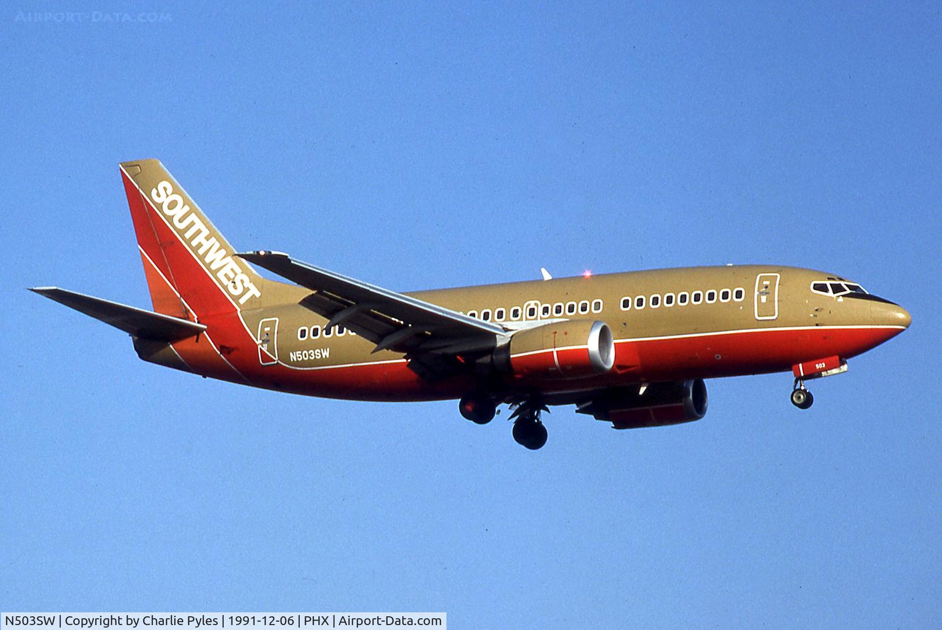 N503SW, 1990 Boeing 737-5H4 C/N 24180, Approach to Sky Harbor