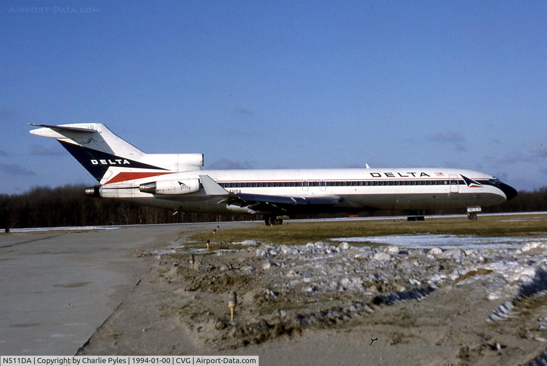 N511DA, 1978 Boeing 727-232 C/N 21313, Taxiing to Runway 18R