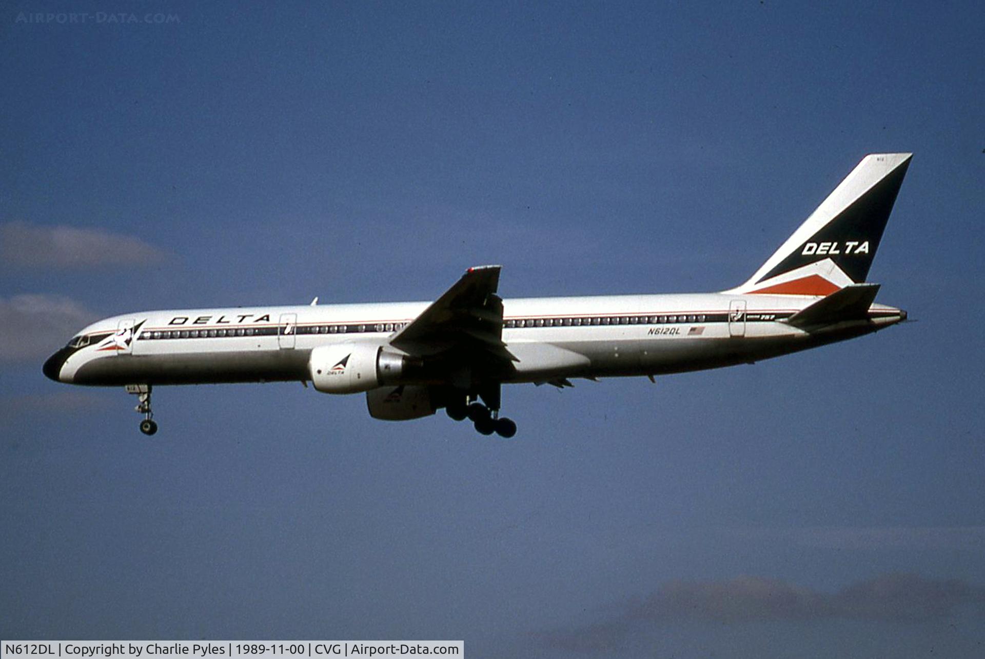 N612DL, 1985 Boeing 757-232 C/N 22819, Short Final to CVG