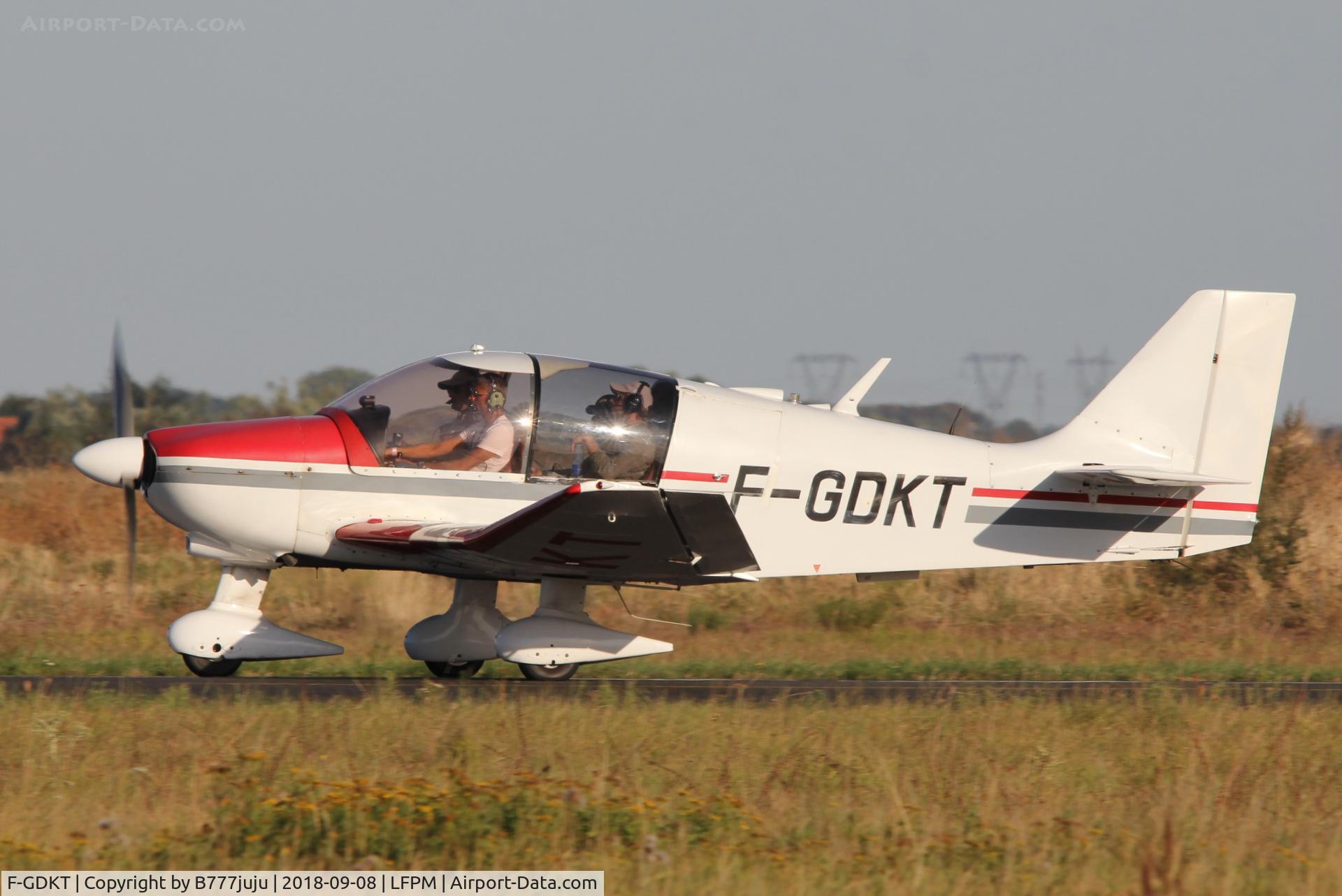 F-GDKT, Robin DR-400-180 Regent Regent C/N 1624, at Melun