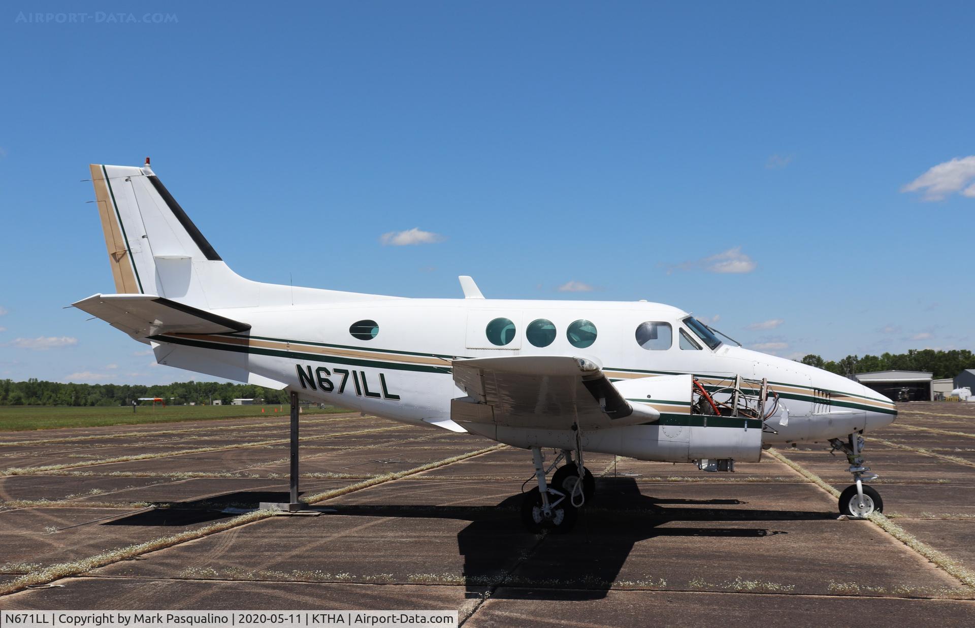 N671LL, 1966 Beech 65-A90 C/N LJ-148, Beech A90
