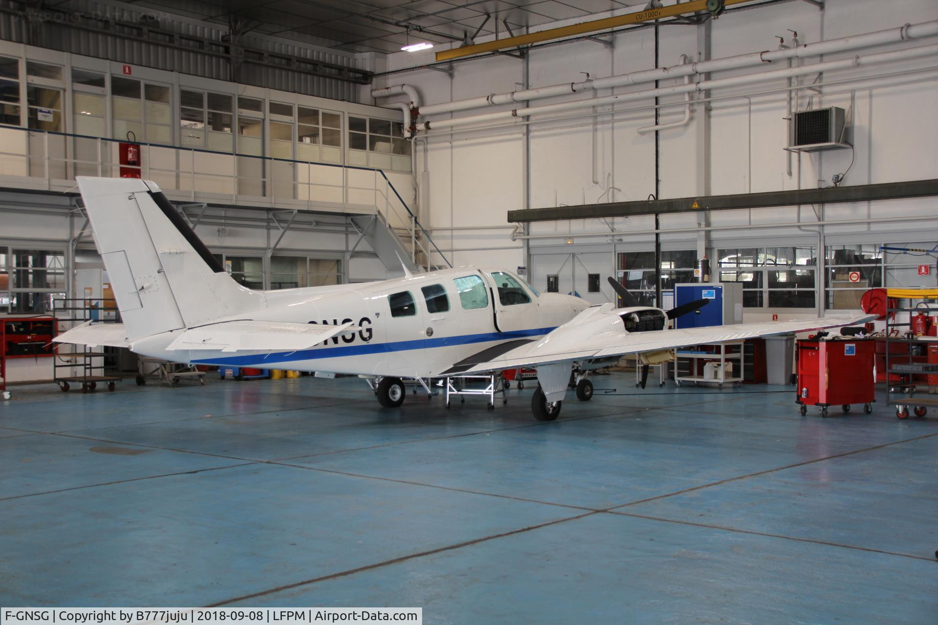 F-GNSG, Beech 58 Baron C/N TH-1734, at Melun