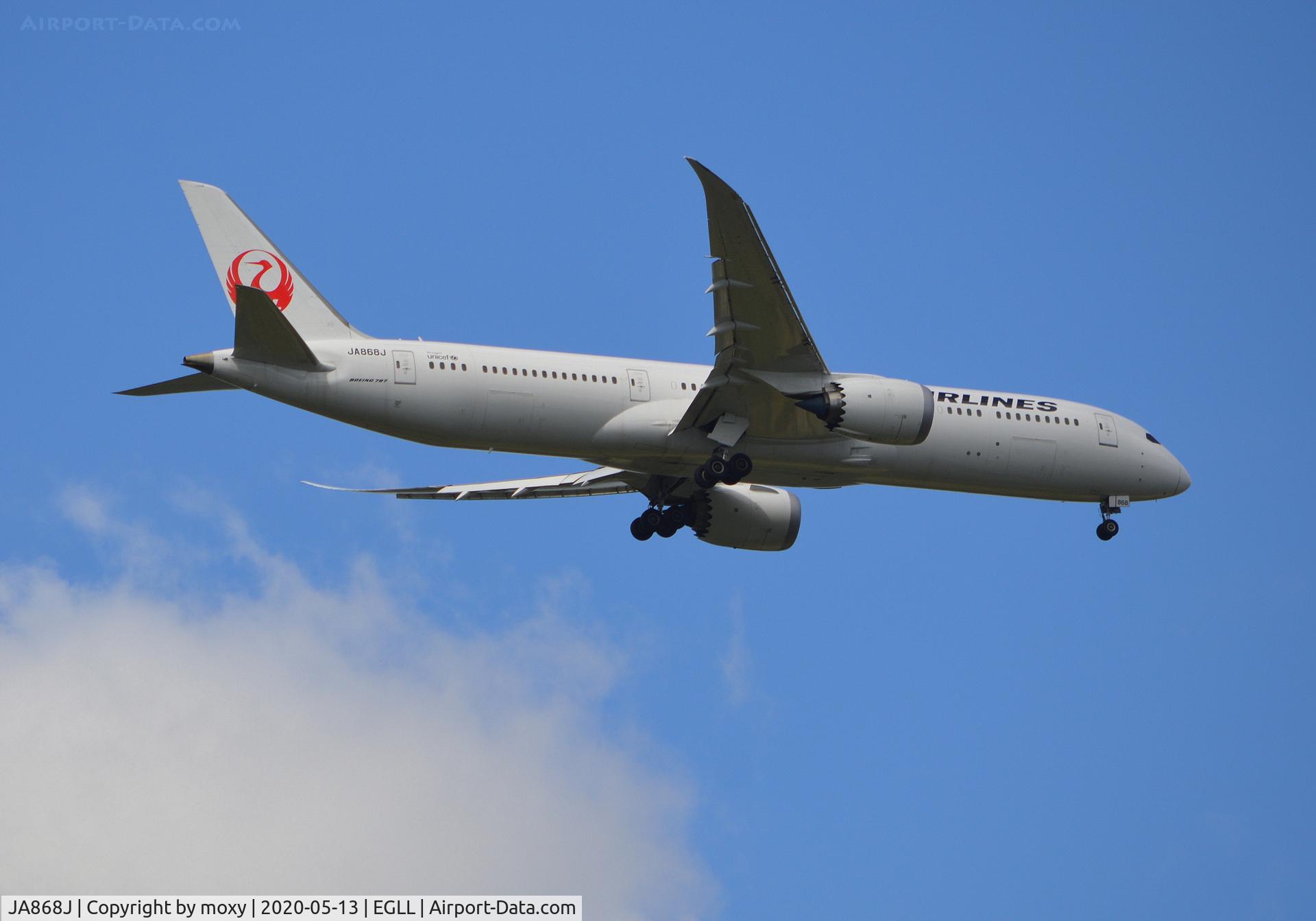 JA868J, 2017 Boeing 787-9 Dreamliner Dreamliner C/N 34845, Boeing 787-9 Dreamliner on finals to London Heathrow.