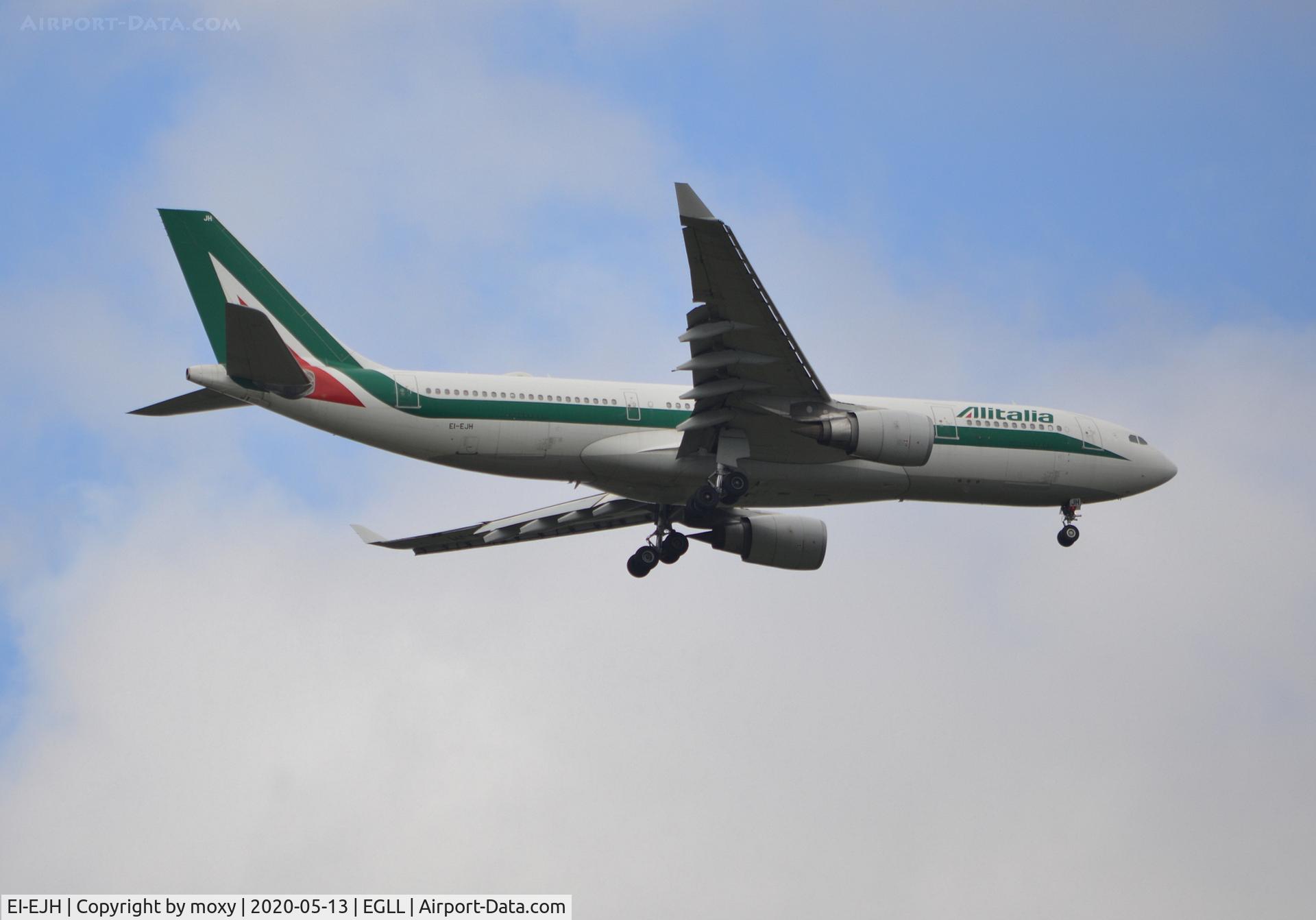 EI-EJH, 2010 Airbus A330-202 C/N 1135, Airbus A330-202 on finals to London Heathrow.