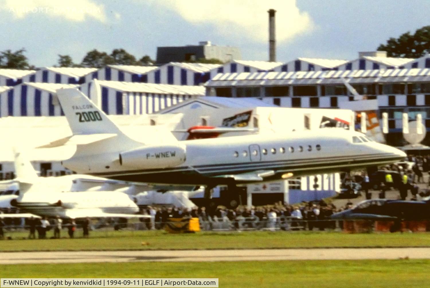 F-WNEW, Dassault Falcon 2000 C/N 2, On short finals runway 25 Farnborough.