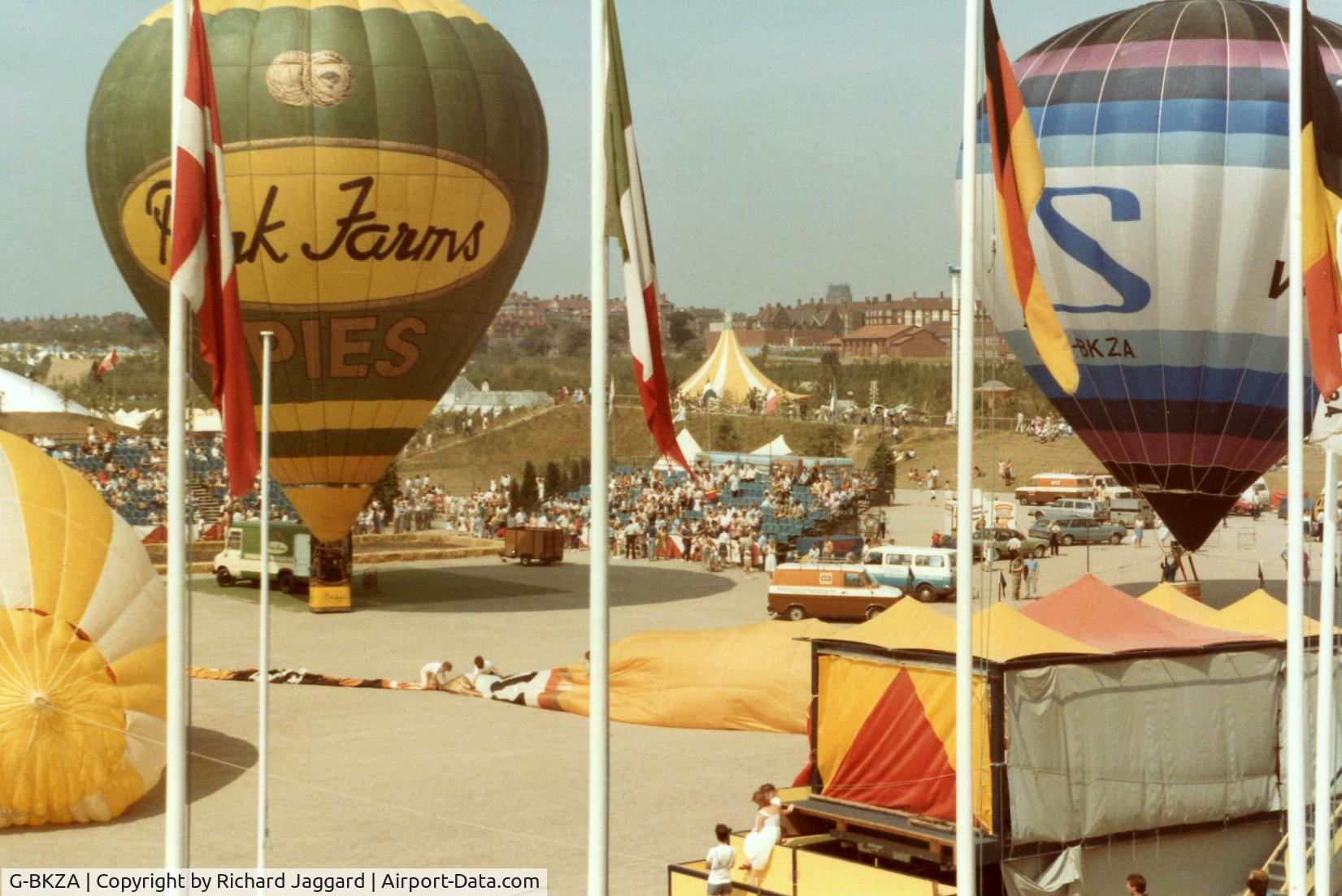 G-BKZA, 1983 Cameron Balloons N-77 C/N 971, Taken at Liverpool Garden Festival August 1984