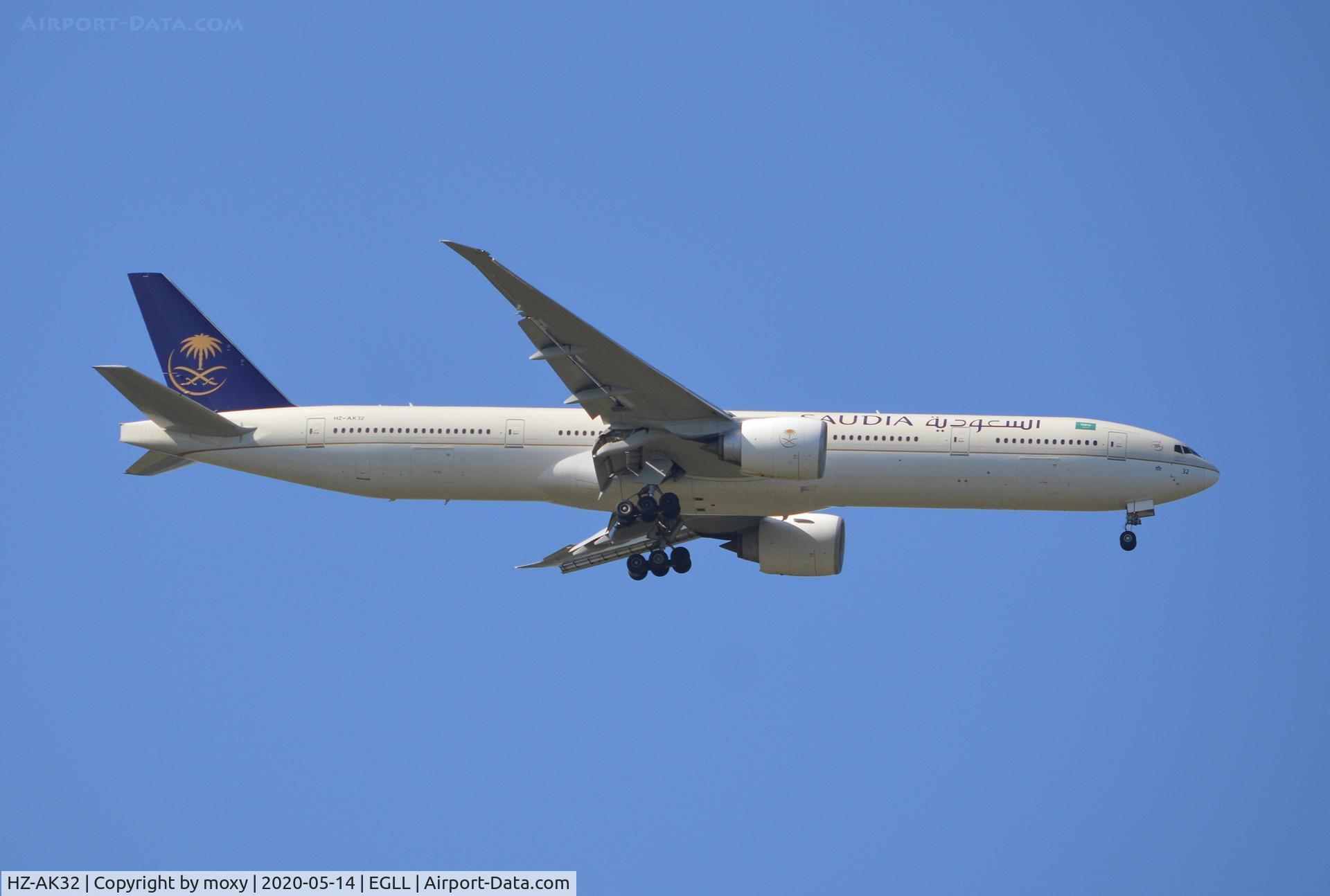 HZ-AK32, 2016 Boeing 777-300/ER C/N 61591, Boeing 777-300/ER on finals to London Heathrow.