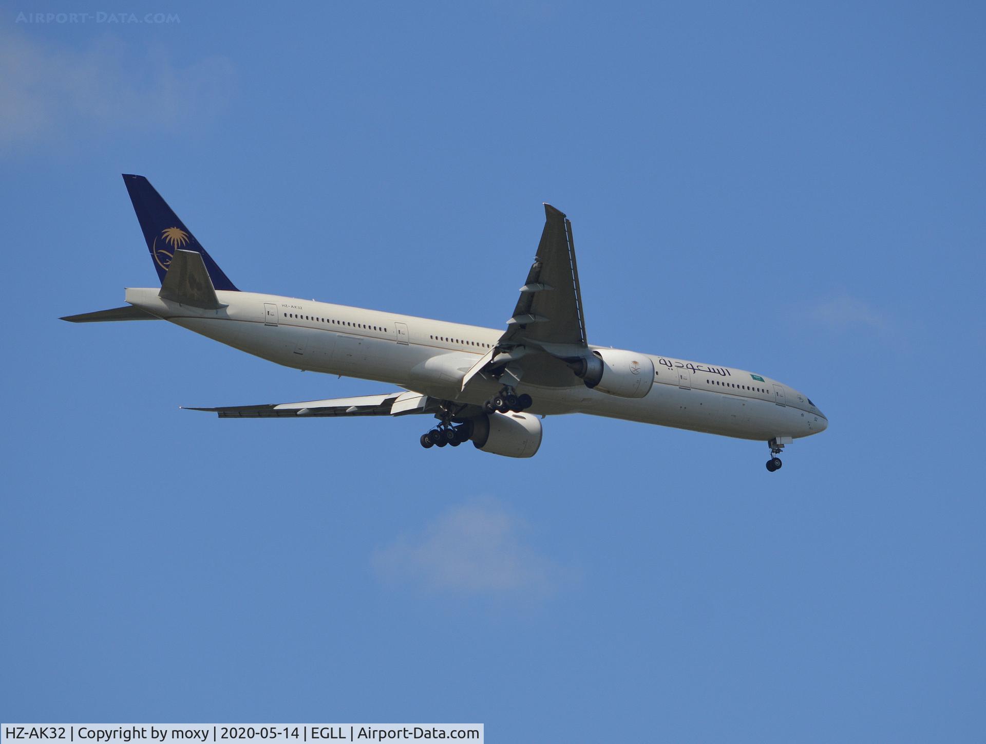 HZ-AK32, 2016 Boeing 777-300/ER C/N 61591, Boeing 777-300/ER on finals to London Heathrow.
