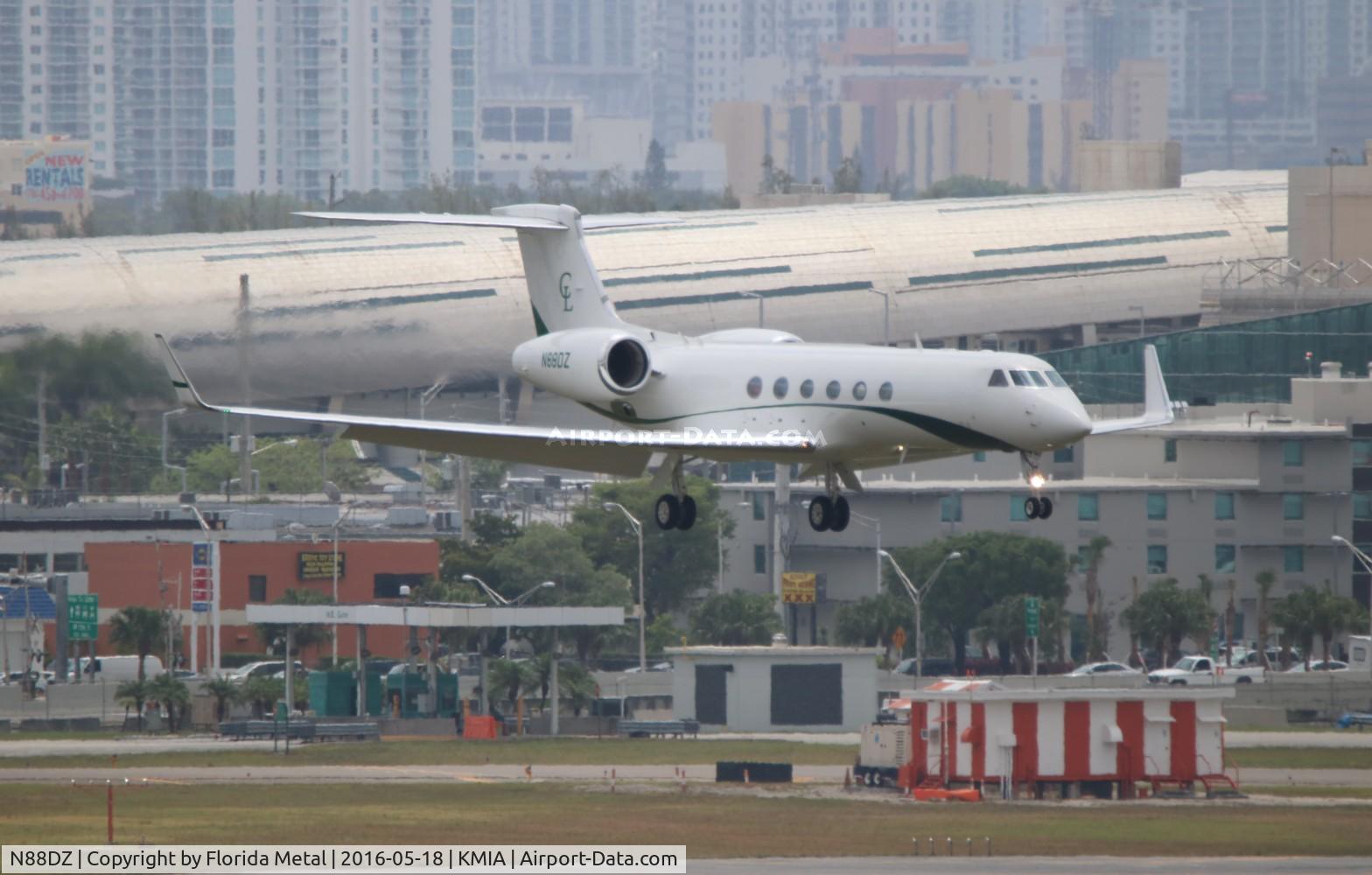 N88DZ, 2000 Gulfstream Aerospace G-V C/N 612, MIA 2016