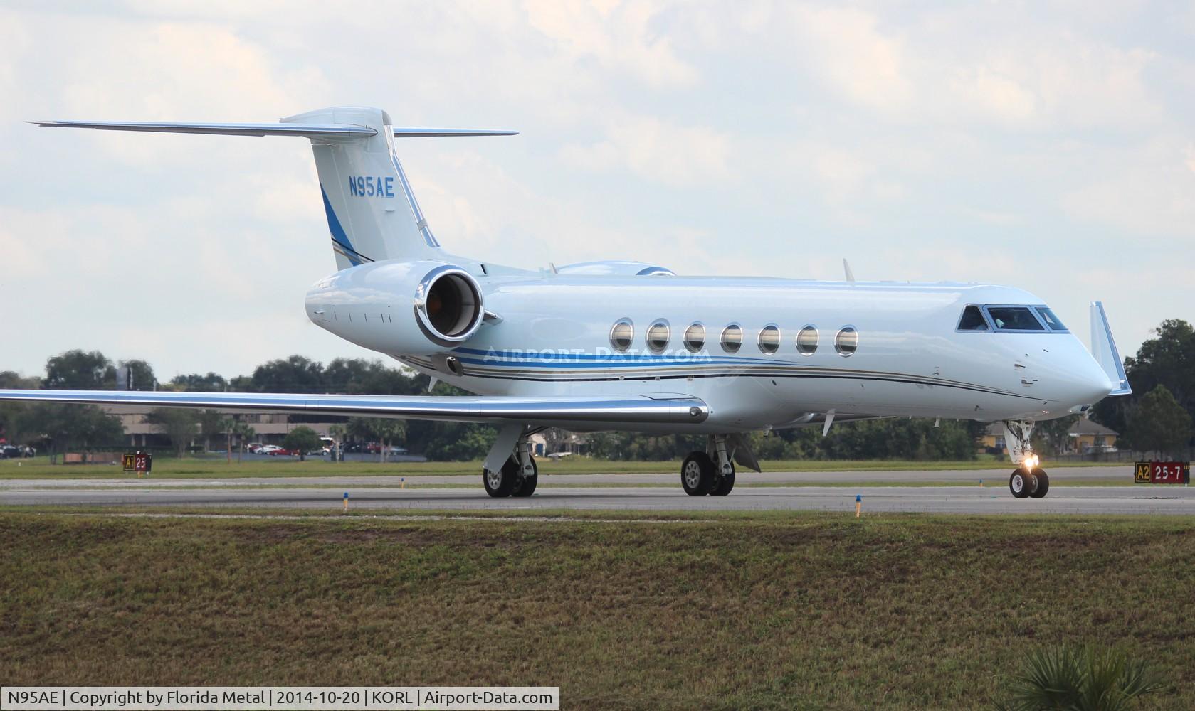 N95AE, 1998 Gulfstream Aerospace G-V C/N 562, NBAA 2014