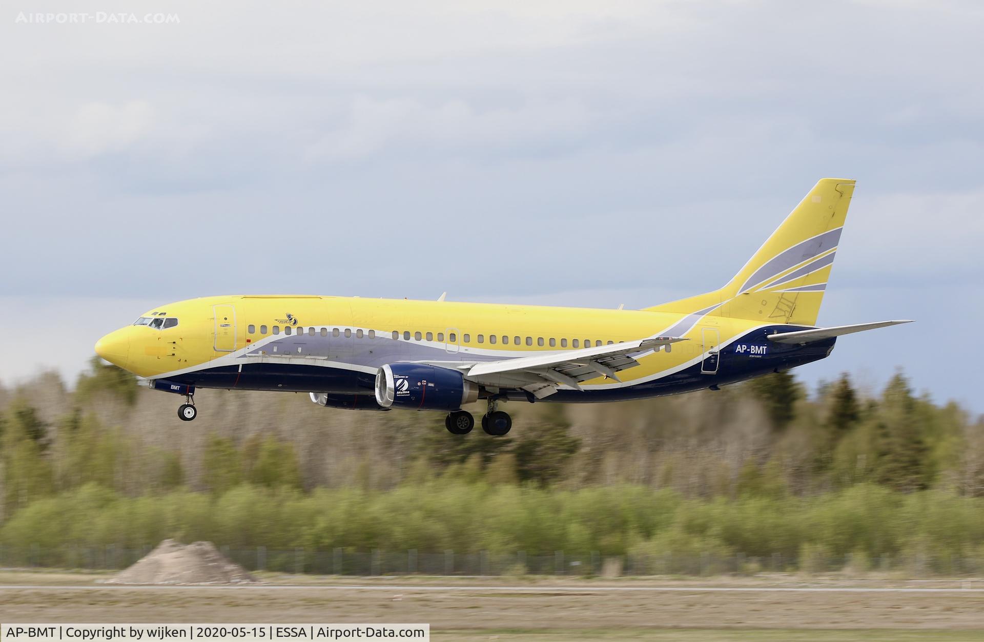 AP-BMT, 1989 Boeing 737-3B3QC C/N 24387, RWY 26