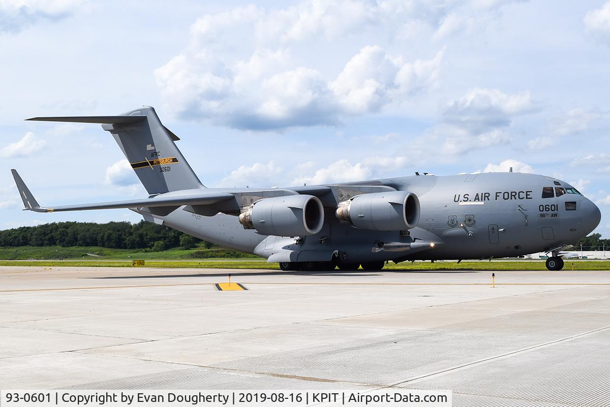 93-0601, 1993 McDonnell Douglas C-17A Globemaster III C/N 50021, Taxiing by the Charlie pad as RCH685.