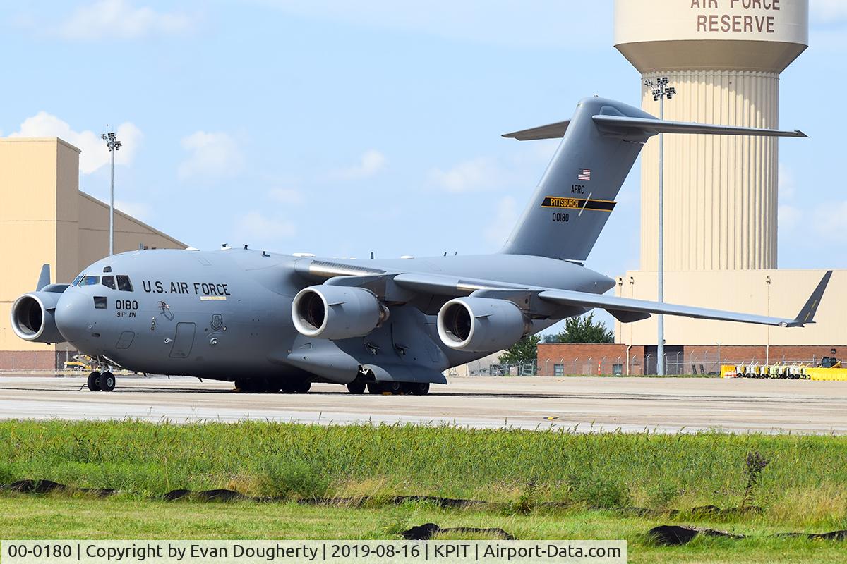 00-0180, 2000 Boeing C-17A Globemaster III C/N 50088/F087/P80, Sitting on the flightline.