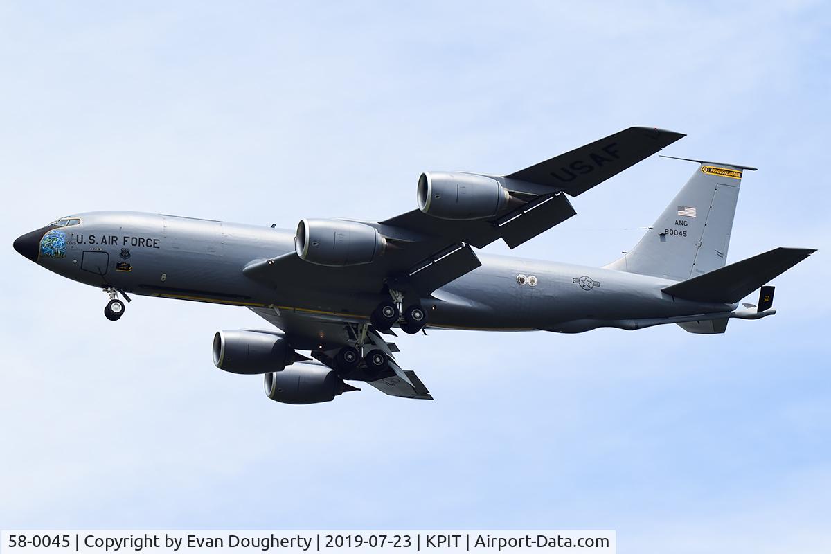 58-0045, 1958 Boeing KC-135T Stratotanker C/N 17790, On final for RWY 28L.