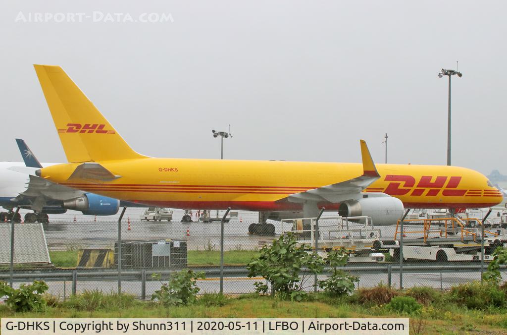 G-DHKS, 1998 Boeing 757-223F C/N 29427, Parked at the Cargo area...